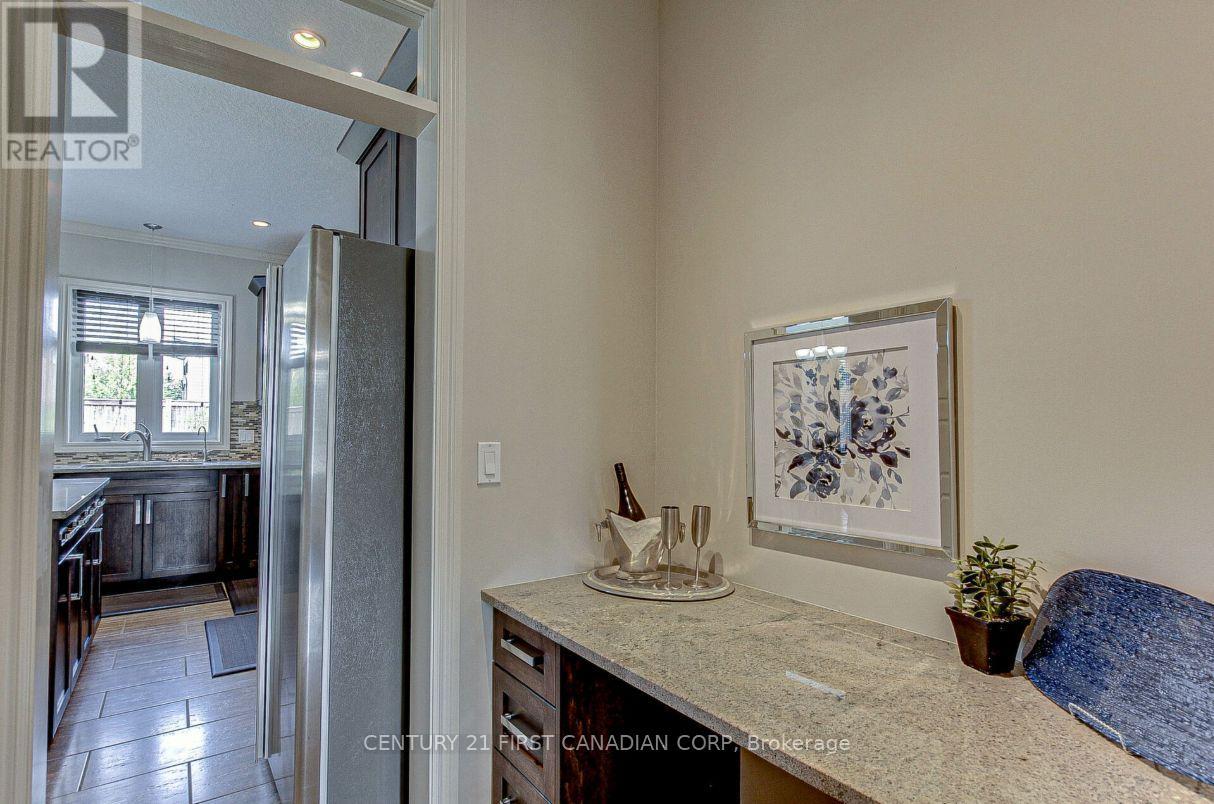 1956 Quarrier Road, London North, Ontario  N6G 5L2 - Photo 7 - X12570922