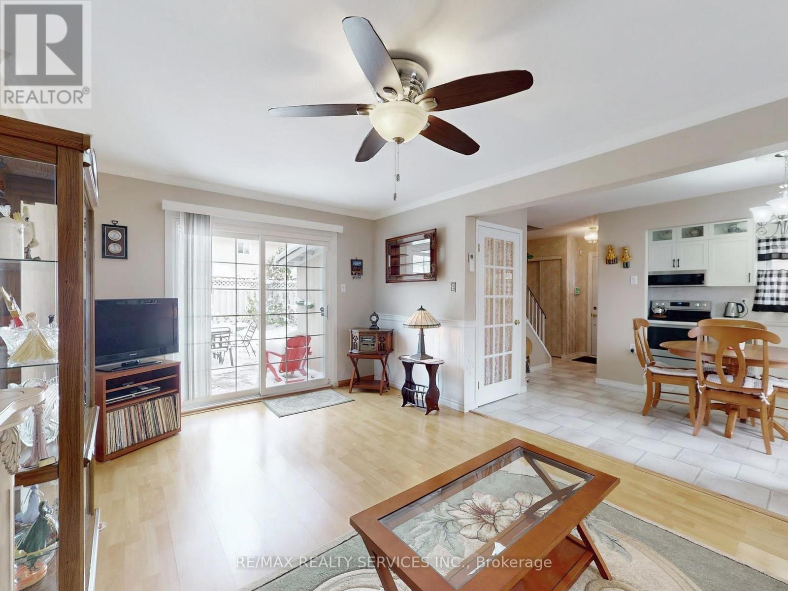 2 Grove Park Square, Brampton, Ontario  L6S 2K3 - Photo 10 - W12531688