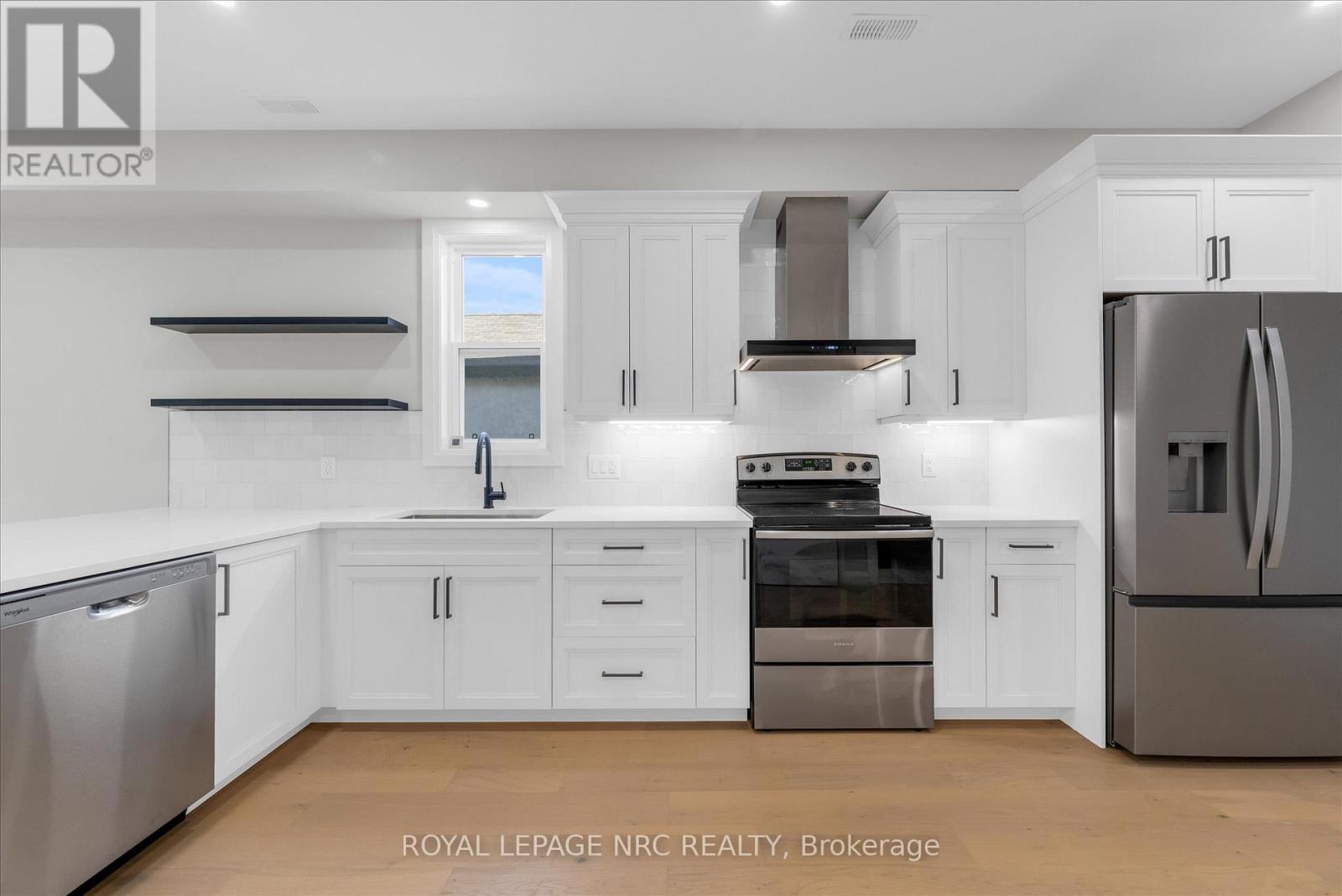 66 Page Street, Port Colborne, Ontario  L3K 5V1 - Photo 11 - X12474058