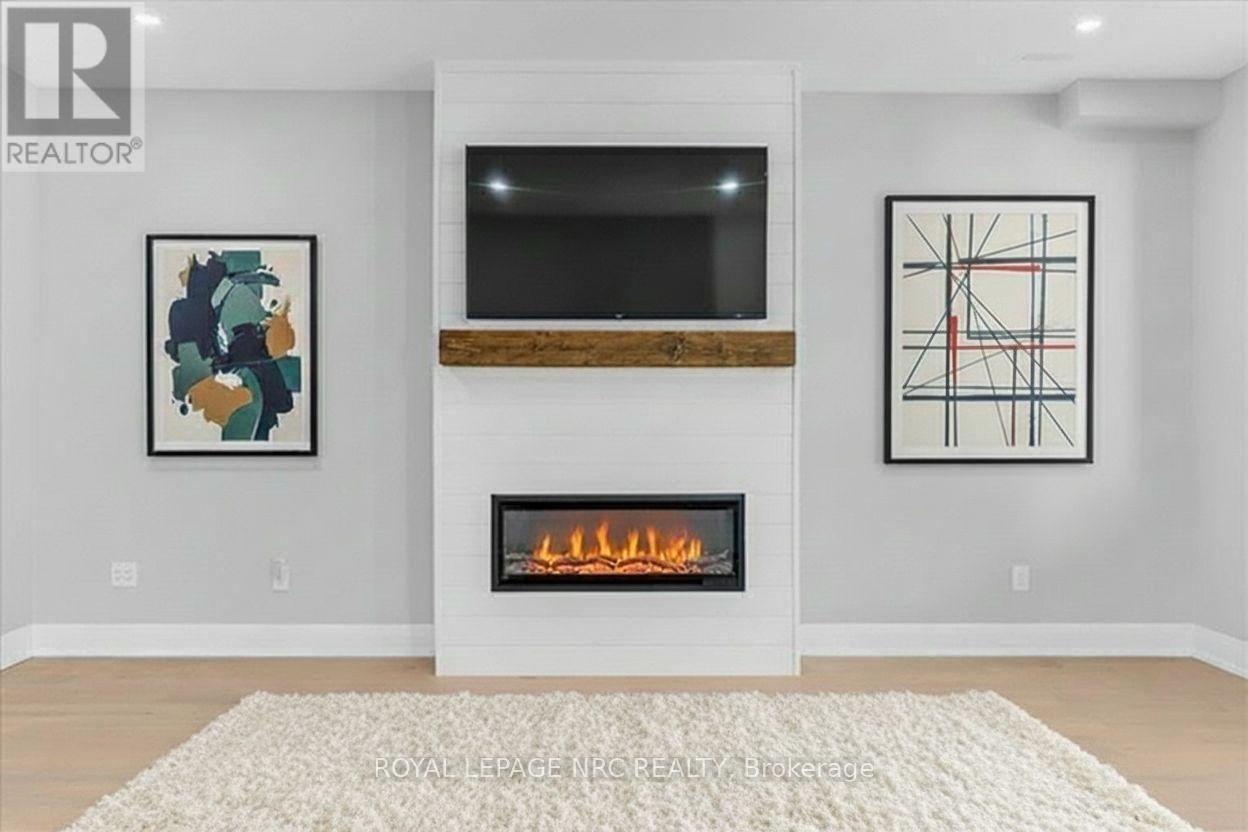 66 Page Street, Port Colborne, Ontario  L3K 5V1 - Photo 13 - X12474058