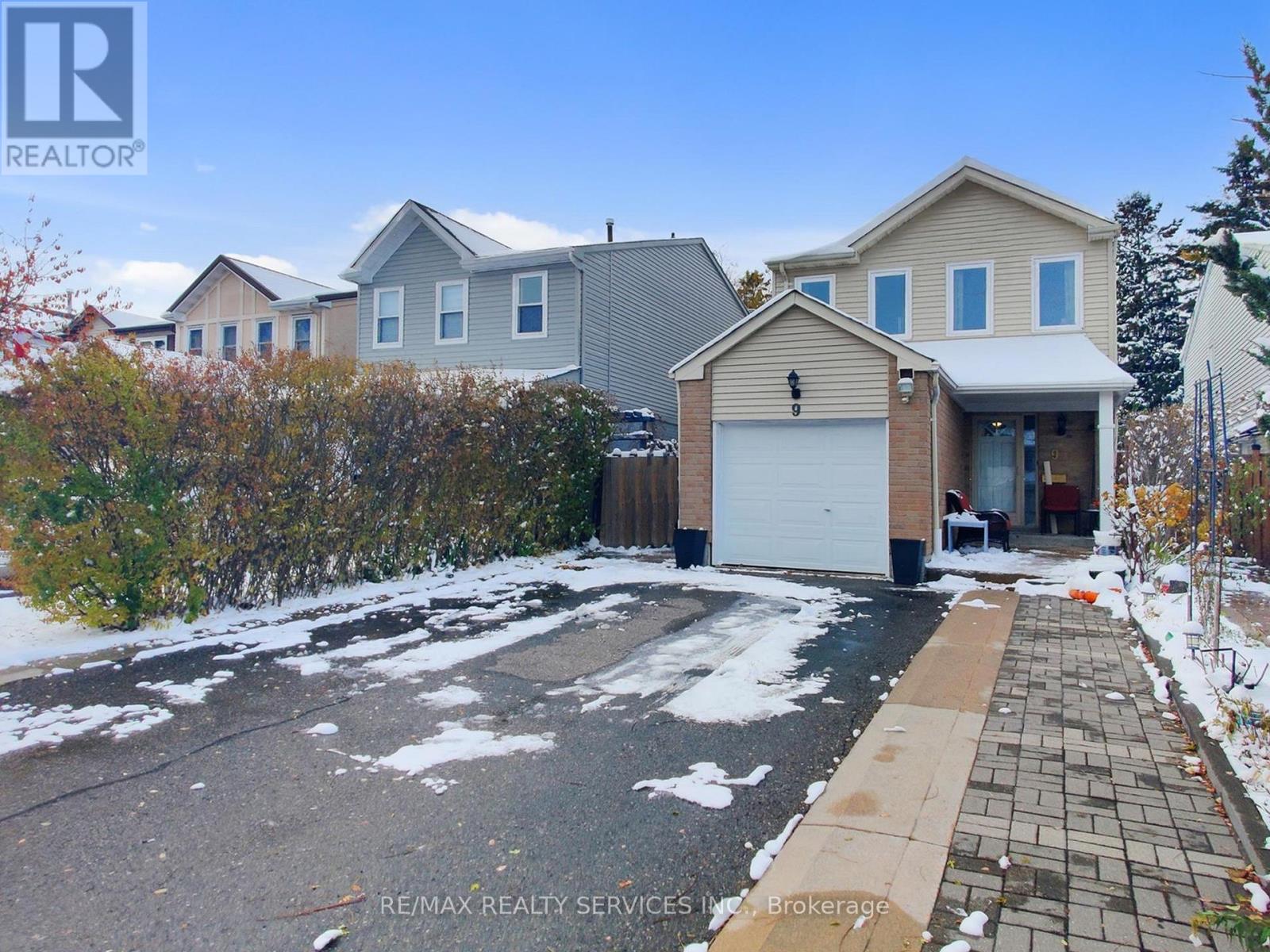 9 MALABAR CRESCENT, Brampton, Ontario