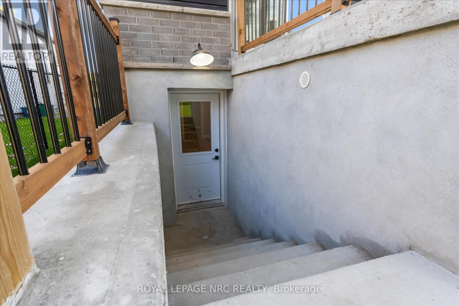 66 Page Street, Port Colborne, Ontario  L3K 5V1 - Photo 33 - X12474058