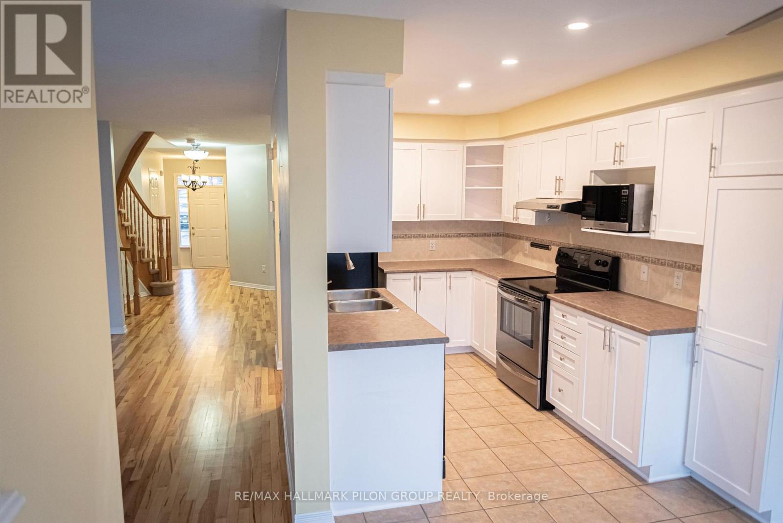 2077 Bergamot Circle, Ottawa, Ontario  K4A 4R3 - Photo 2 - X12570888