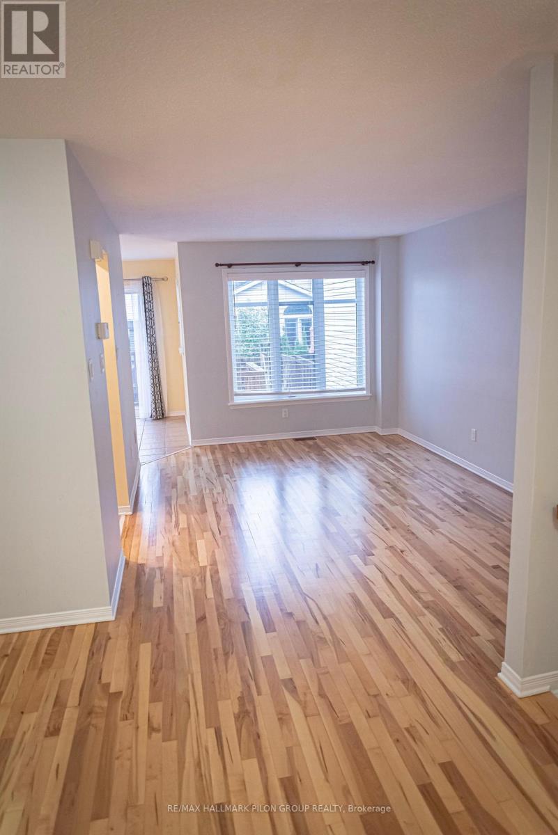 2077 Bergamot Circle, Ottawa, Ontario  K4A 4R3 - Photo 3 - X12570888