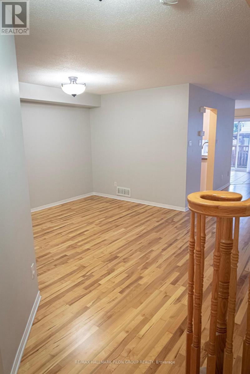 2077 Bergamot Circle, Ottawa, Ontario  K4A 4R3 - Photo 4 - X12570888