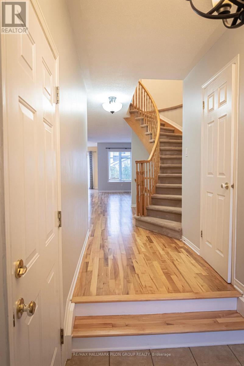 2077 Bergamot Circle, Ottawa, Ontario  K4A 4R3 - Photo 6 - X12570888