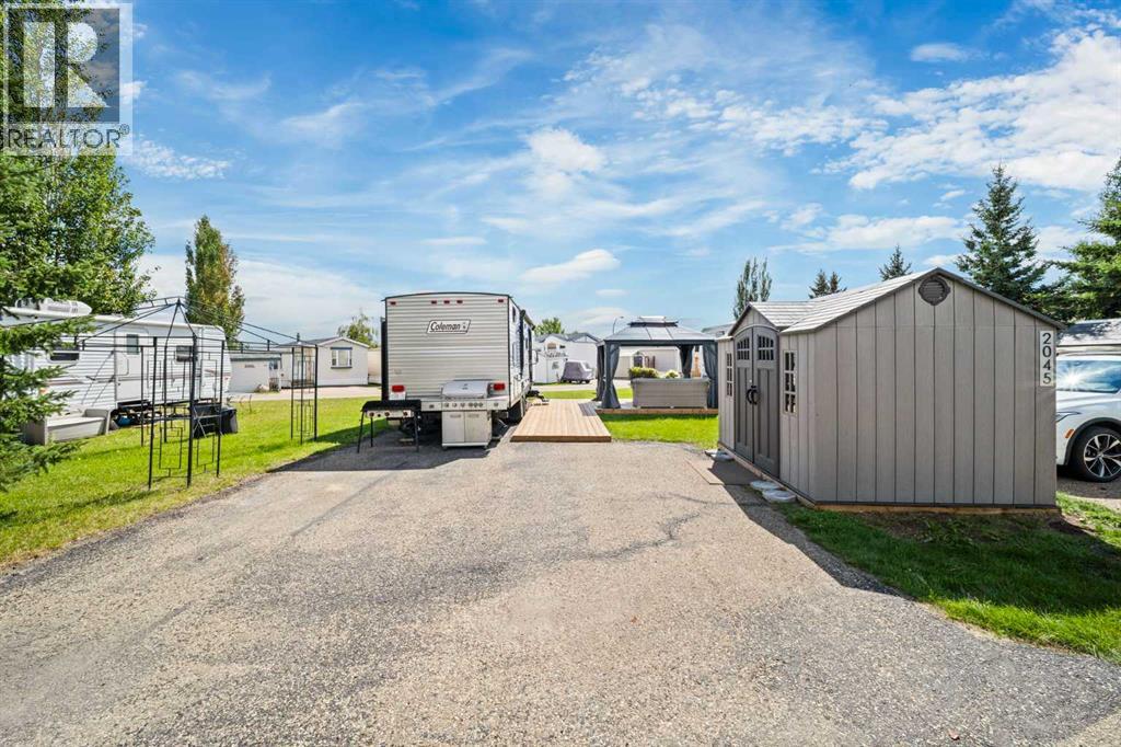 2045, 25054 South Pine Lake Road, Rural Red Deer County, Alberta  T0M 1R0 - Photo 10 - A2271772