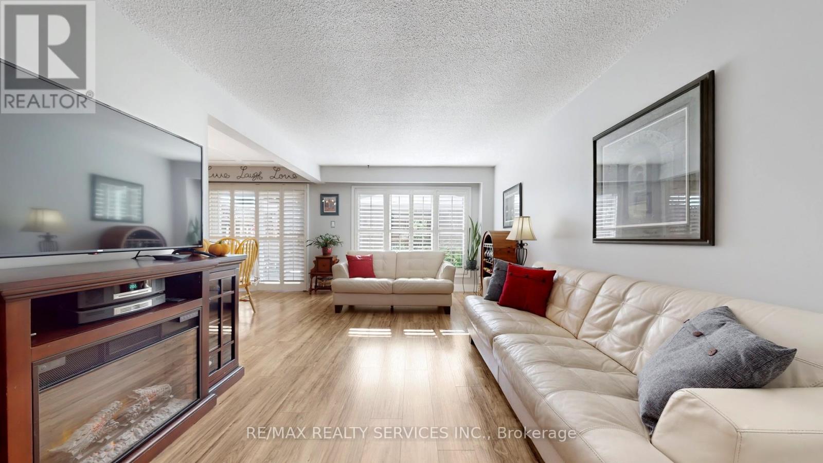 72 - 72 Carisbrooke Court, Brampton, Ontario  L6S 3K1 - Photo 11 - W12459523