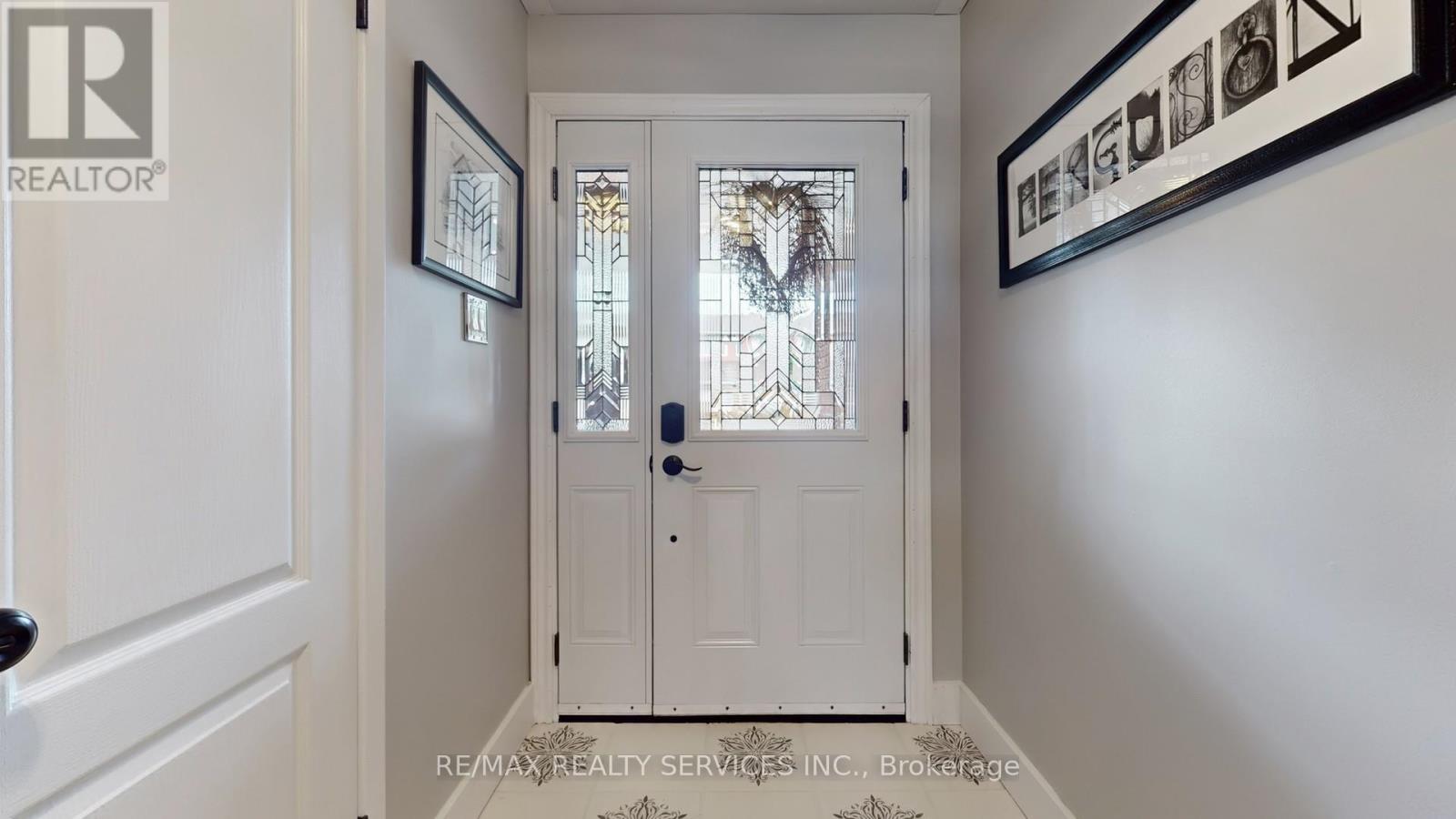 72 - 72 Carisbrooke Court, Brampton, Ontario  L6S 3K1 - Photo 7 - W12459523