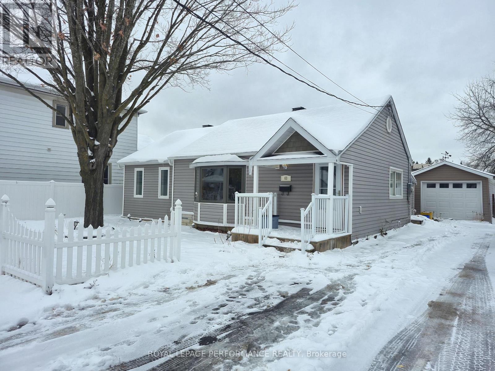 63 WILSON STREET E, Perth, Ontario