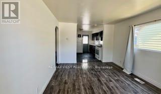 643 Charles Street E, Windsor, Ontario  N8X 3G6 - Photo 3 - X12560918