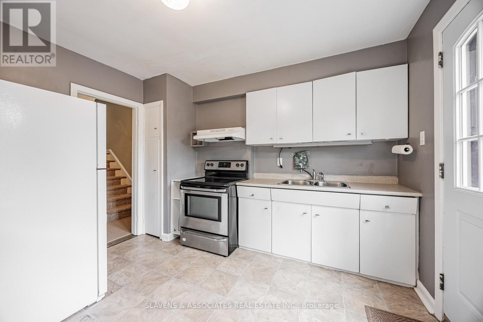 4 Burdock Lane, Toronto, Ontario  M3C 2G5 - Photo 15 - C12570928