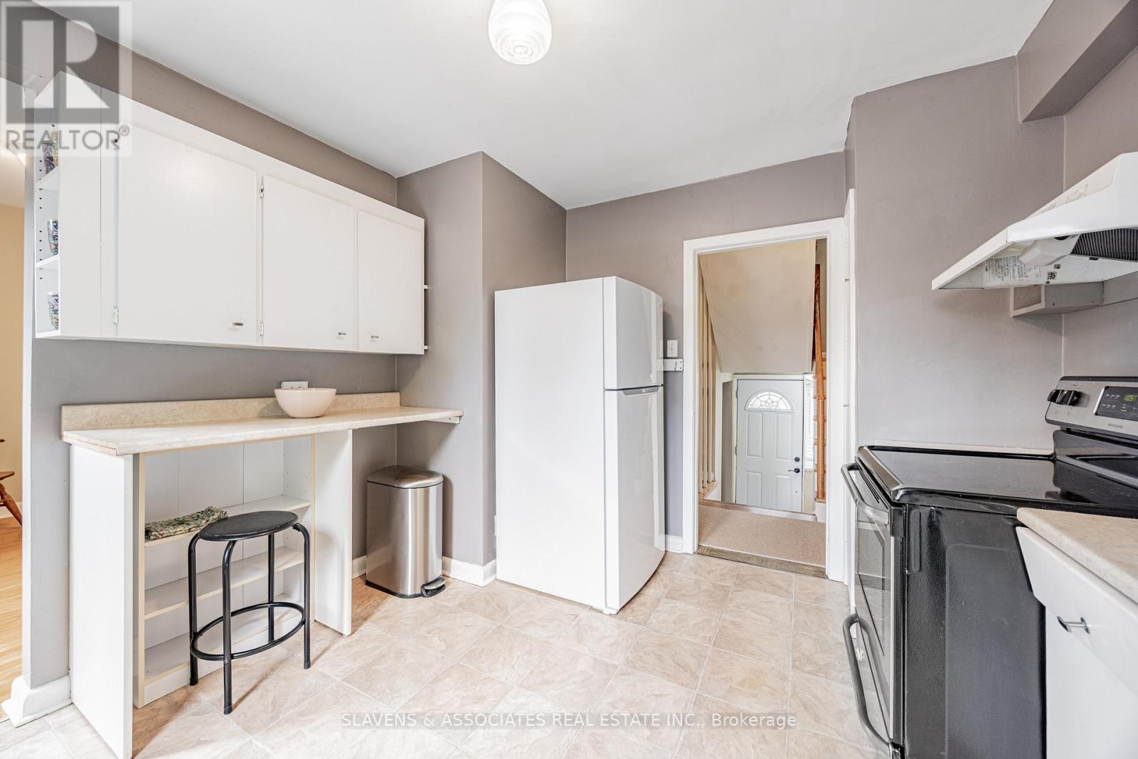 4 Burdock Lane, Toronto, Ontario  M3C 2G5 - Photo 17 - C12570928