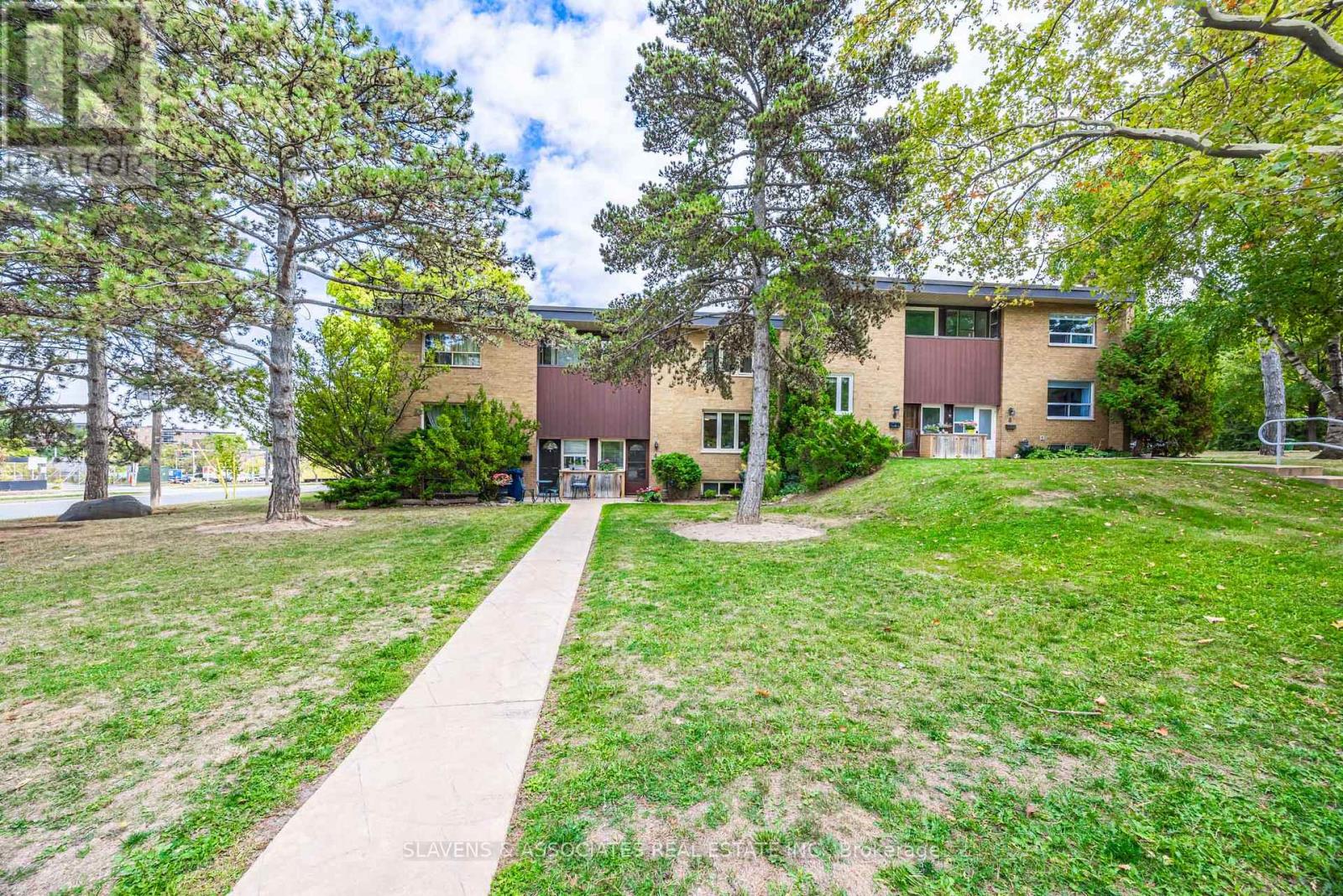 4 Burdock Lane, Toronto, Ontario  M3C 2G5 - Photo 2 - C12570928