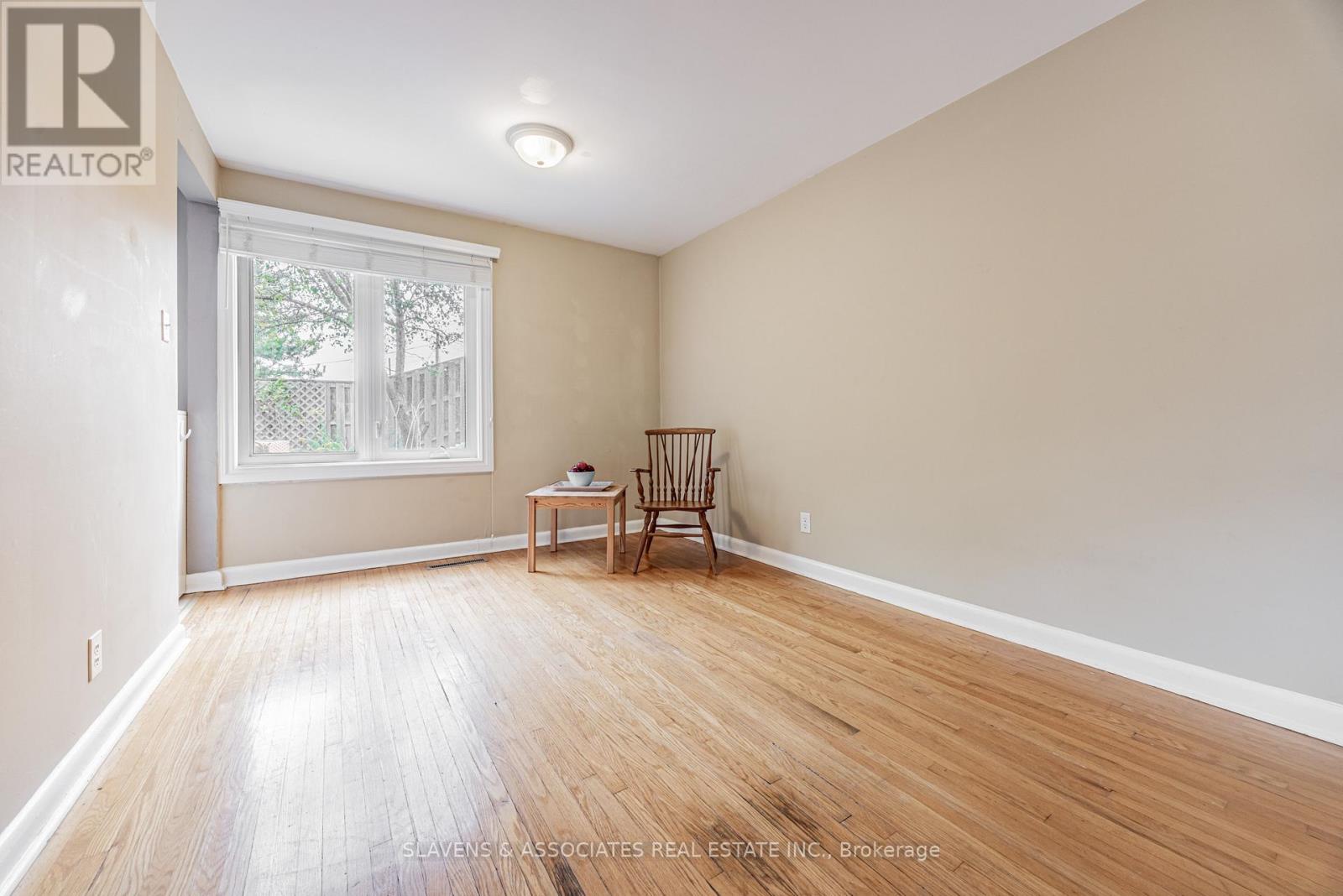 4 Burdock Lane, Toronto, Ontario  M3C 2G5 - Photo 8 - C12570928