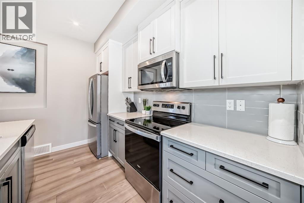 386 Sundown Road, Cochrane, Alberta  T4C 2A6 - Photo 6 - A2264261