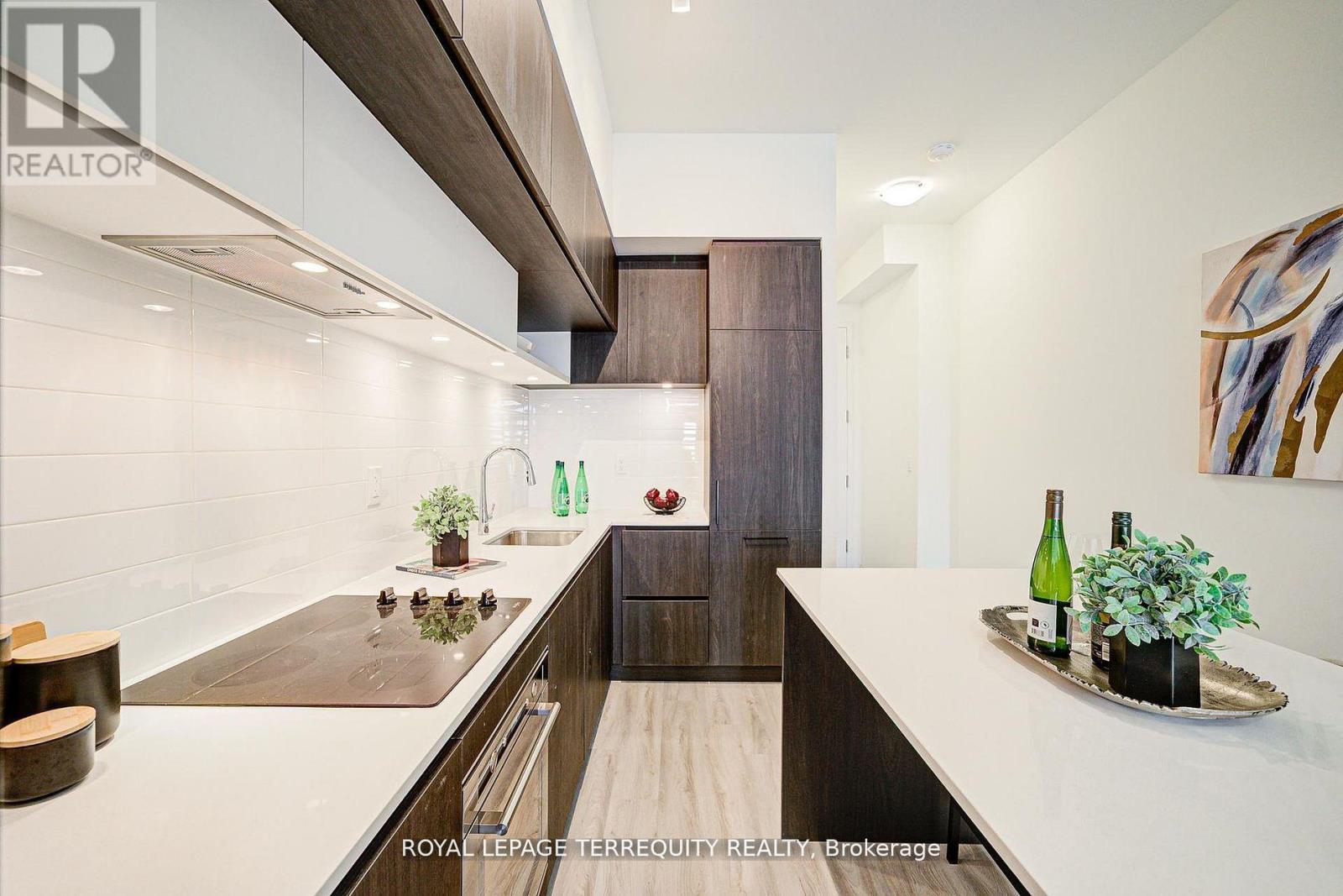 601 - 7 Steckley House Lane, Richmond Hill, Ontario  L4S 0N1 - Photo 12 - N12570882