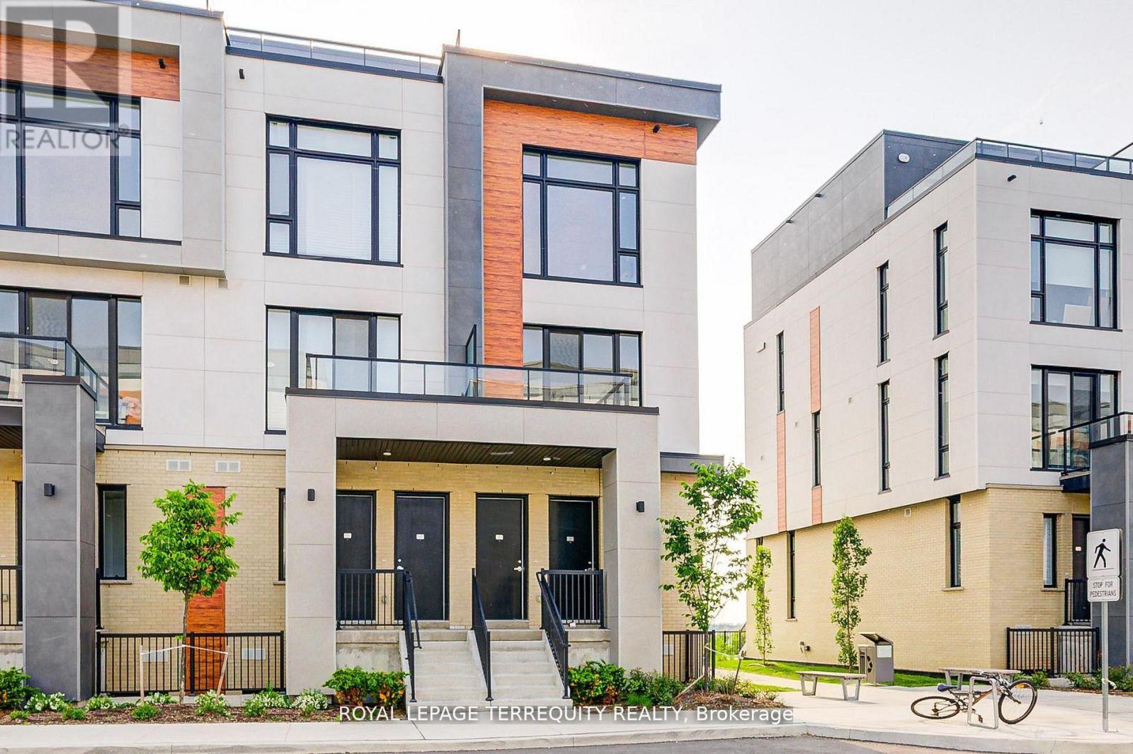 601 - 7 Steckley House Lane, Richmond Hill, Ontario  L4S 0N1 - Photo 3 - N12570882