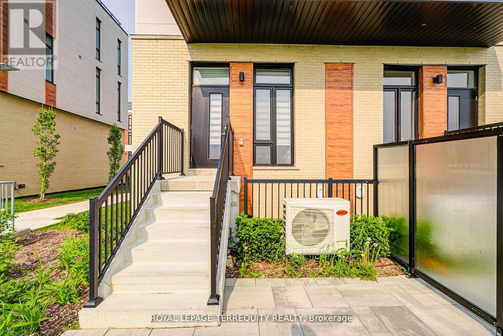 601 - 7 Steckley House Lane, Richmond Hill, Ontario  L4S 0N1 - Photo 6 - N12570882