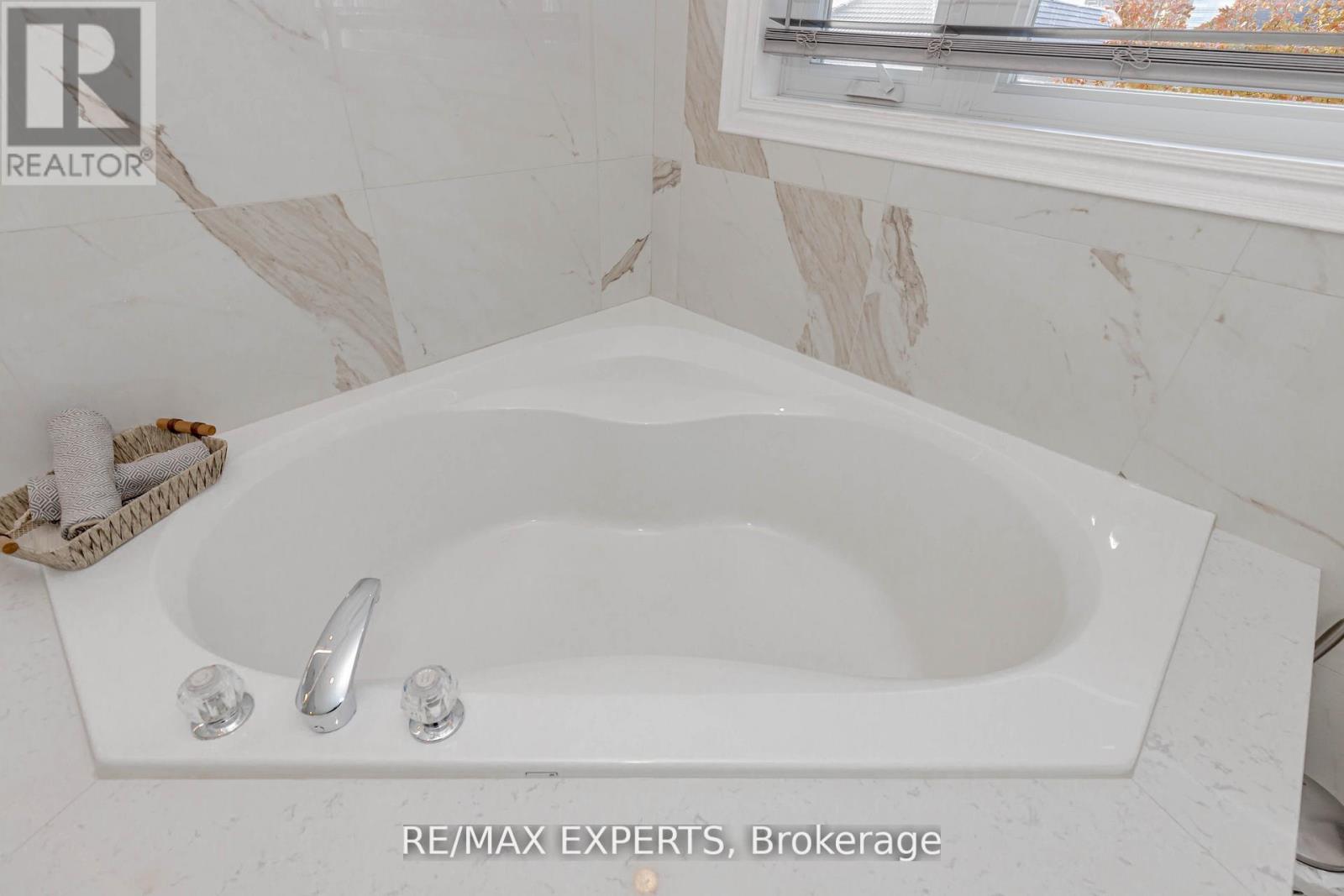 193 Fairlane Crescent, Vaughan, Ontario  L4H 2H1 - Photo 25 - N12570916