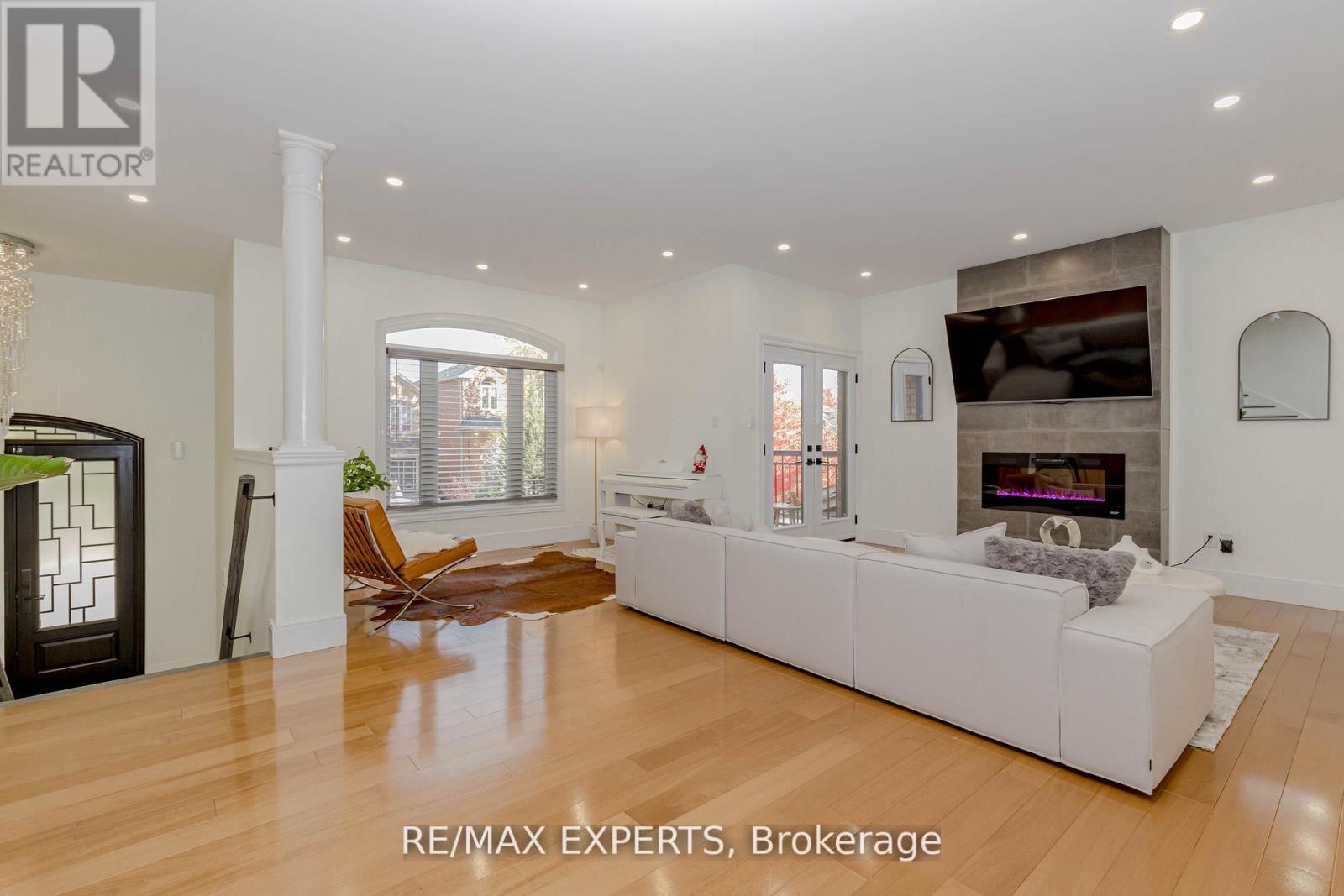 193 Fairlane Crescent, Vaughan, Ontario  L4H 2H1 - Photo 5 - N12570916