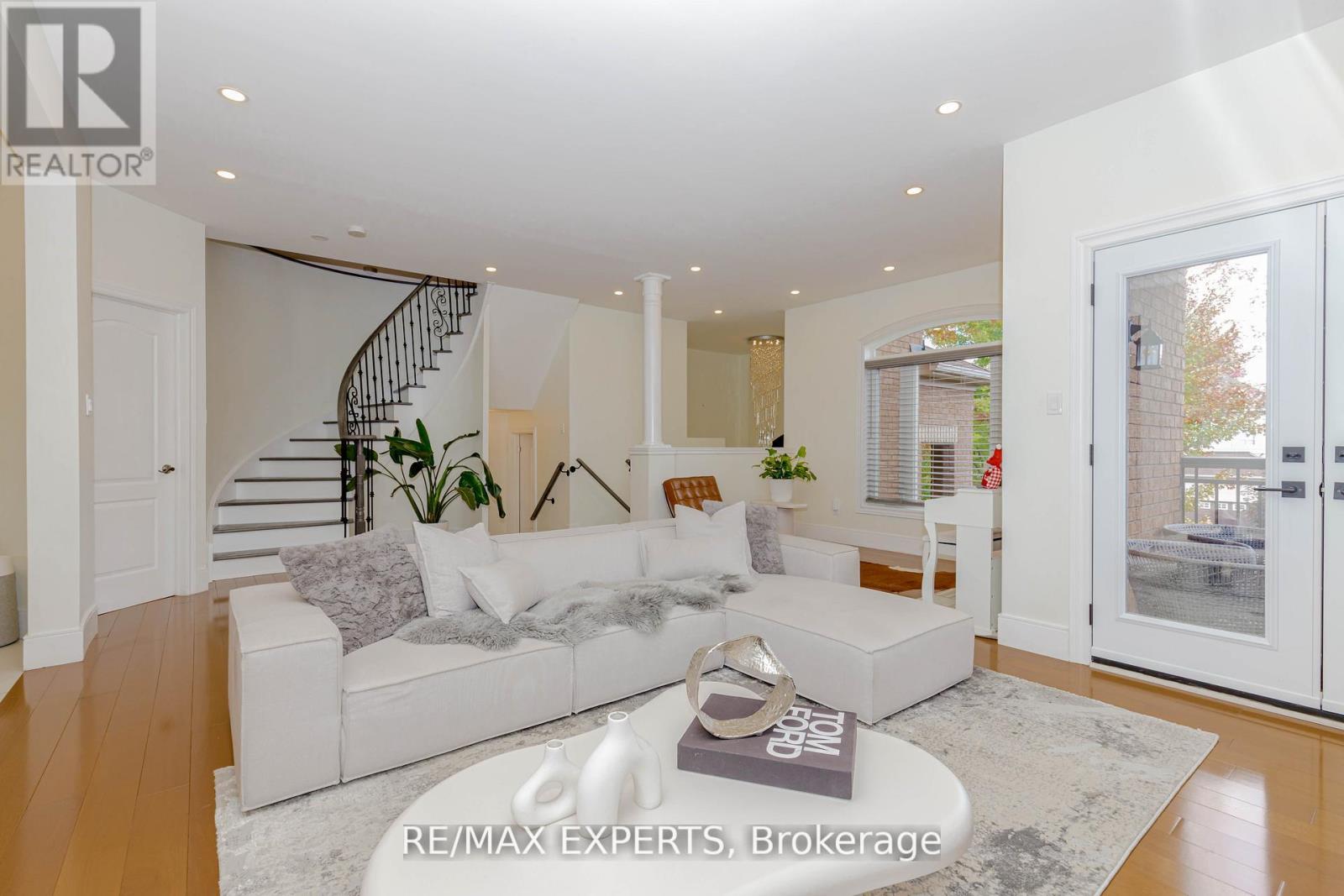 193 Fairlane Crescent, Vaughan, Ontario  L4H 2H1 - Photo 6 - N12570916