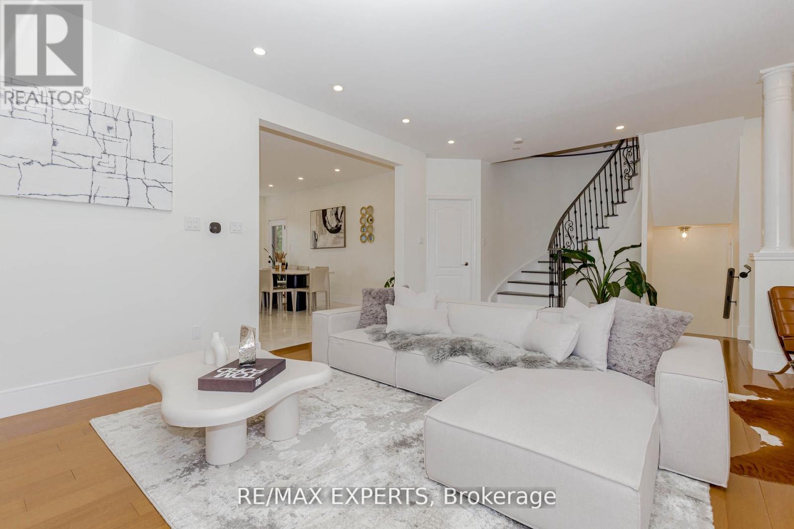 193 Fairlane Crescent, Vaughan, Ontario  L4H 2H1 - Photo 8 - N12570916