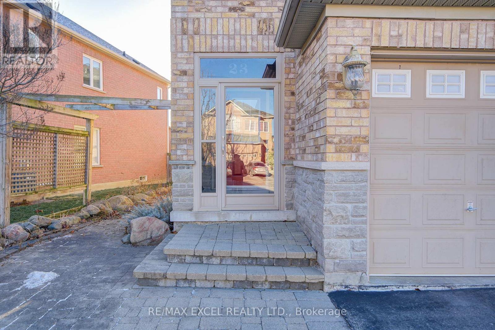 23 Lena Drive, Richmond Hill, Ontario  L4S 2V4 - Photo 5 - N12570956