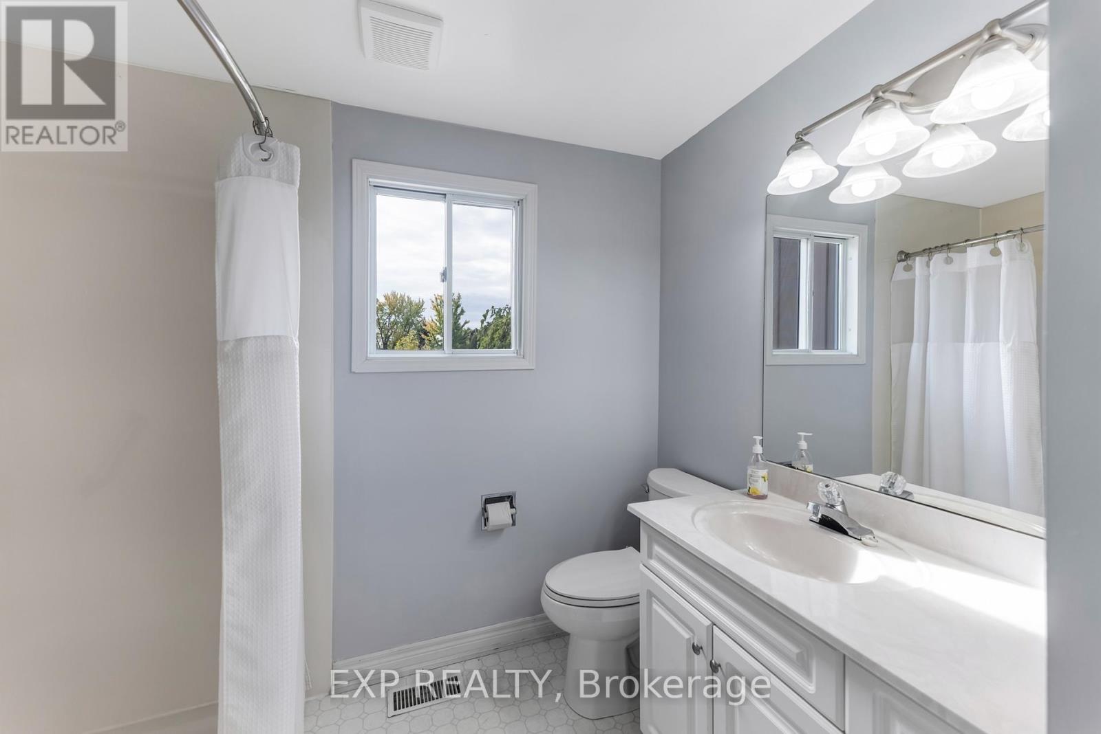 3 Comforts Cove, Innisfil, Ontario  L9S 1S3 - Photo 12 - N12570962