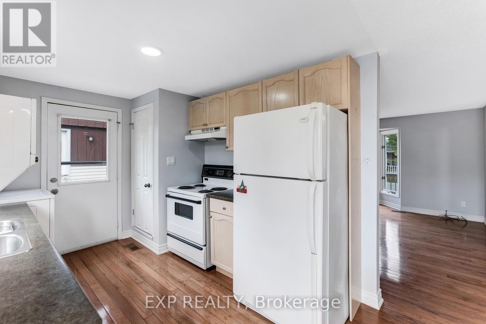 3 Comforts Cove, Innisfil, Ontario  L9S 1S3 - Photo 6 - N12570962