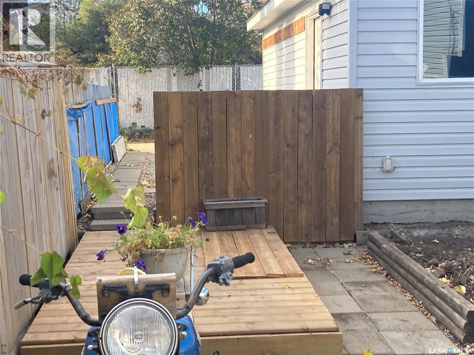 1327 2nd Avenue N, Saskatoon, Saskatchewan  S7K 1Y7 - Photo 6 - SK024572