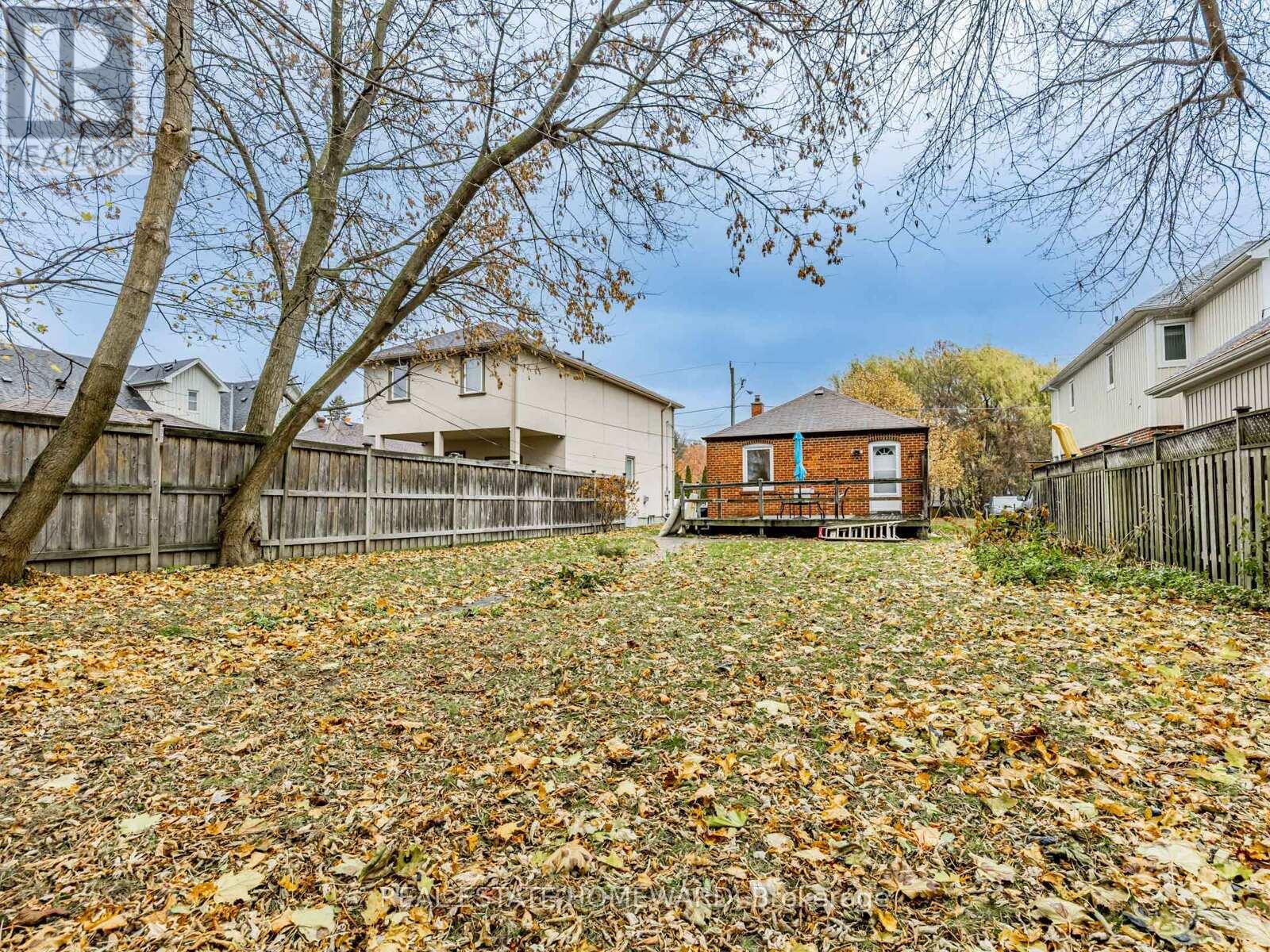 18 Herron Avenue, Toronto, Ontario  M1L 3V7 - Photo 35 - E12570742