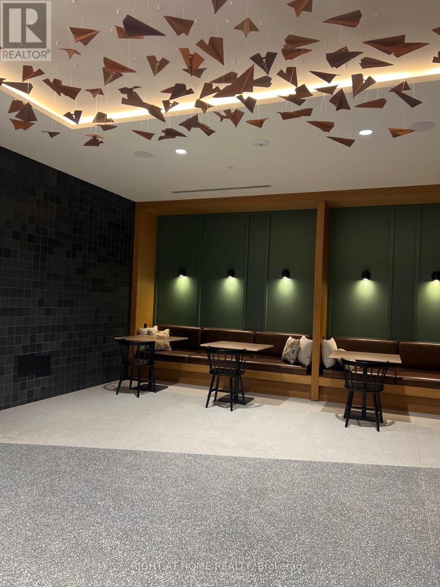 2706 - 2495 Eglinton Avenue W, Mississauga, Ontario  L5M 2V8 - Photo 12 - W12570876