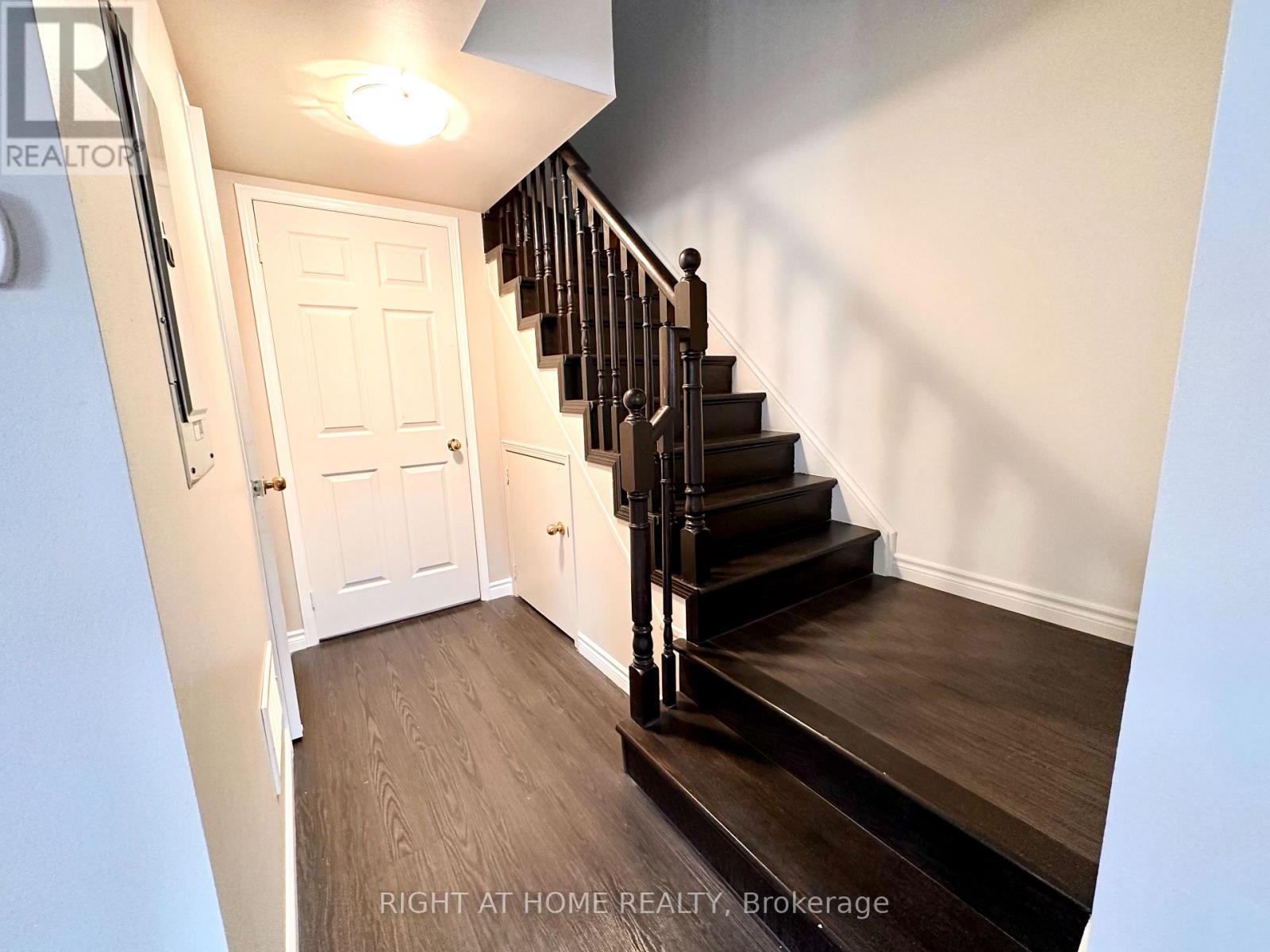 4975 Southampton Drive, Mississauga, Ontario  L5M 8E3 - Photo 18 - W12570886