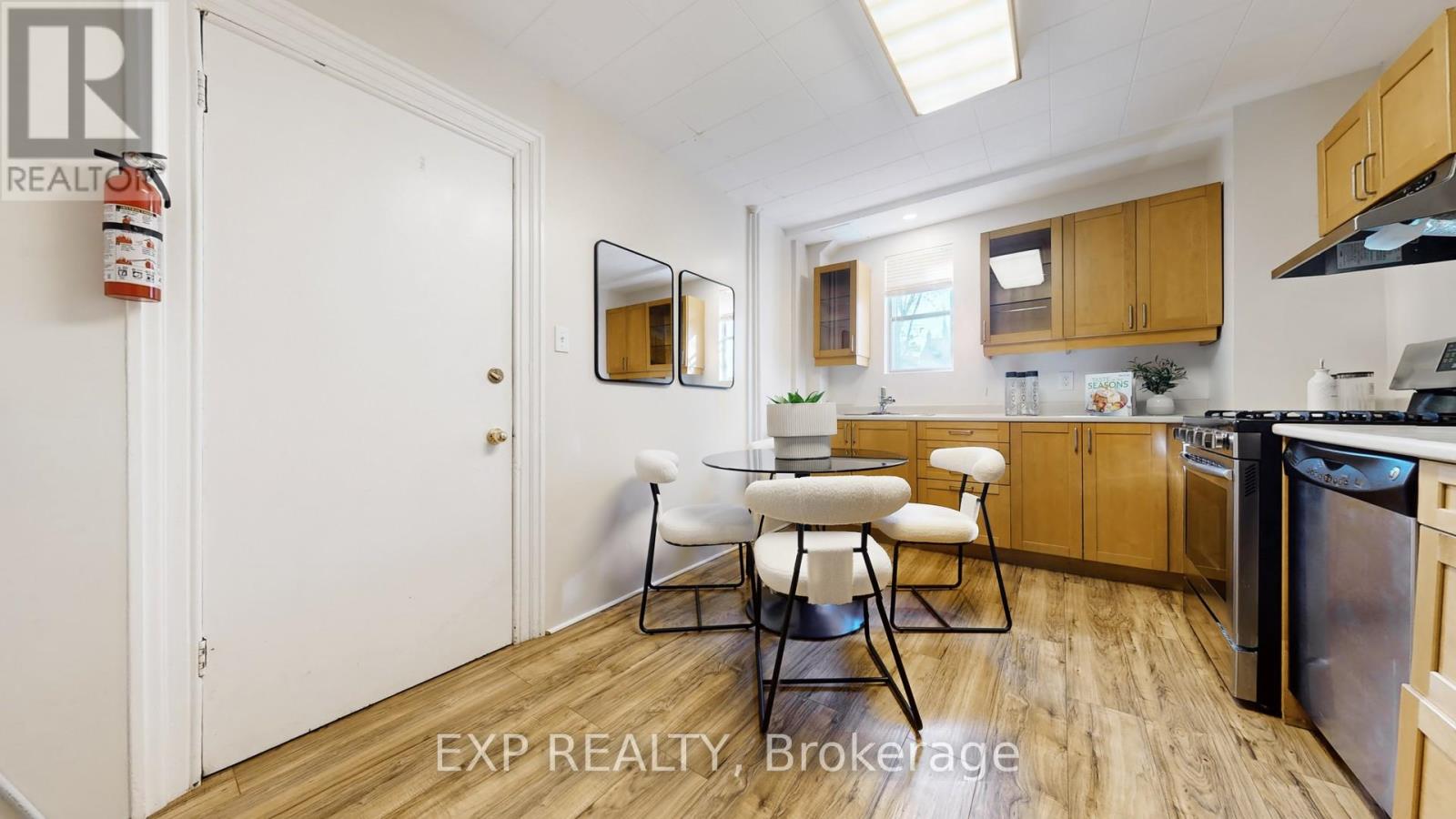 68 O'hara Avenue, Toronto, Ontario  M6K 2R2 - Photo 9 - W12570900