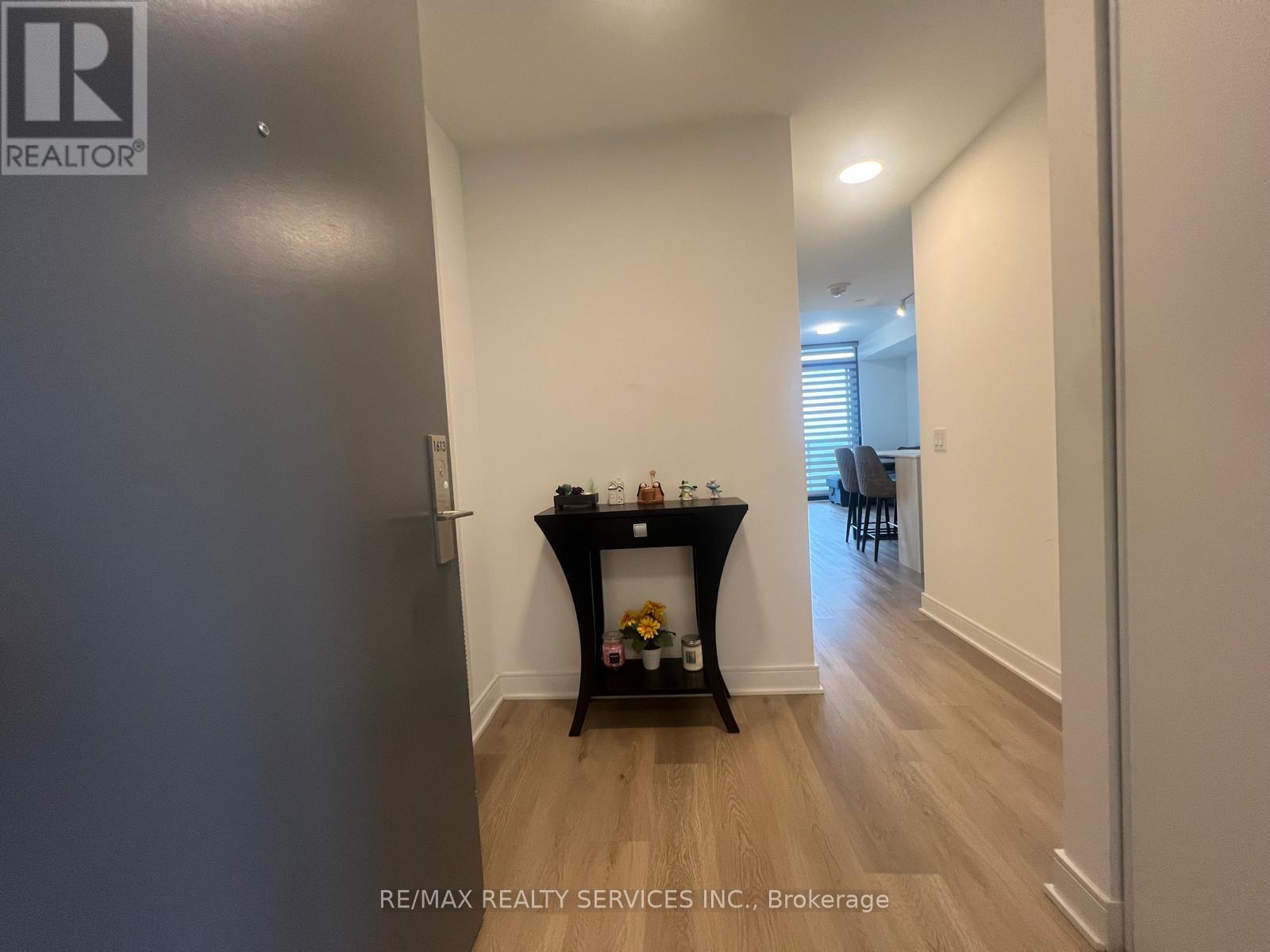 1613 - 86 Dundas Street E, Mississauga, Ontario  L5A 0B1 - Photo 5 - W12570906