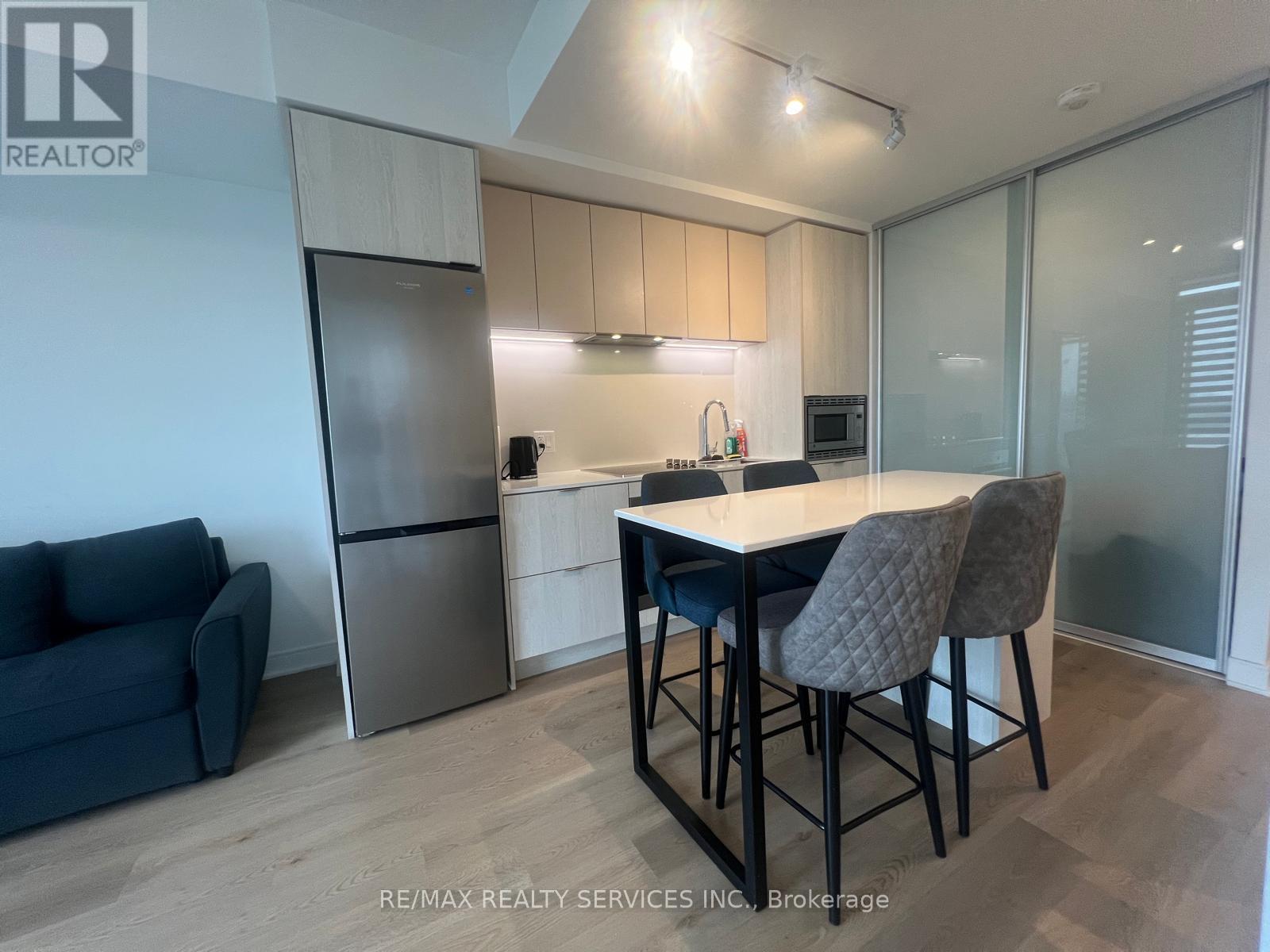 1613 - 86 Dundas Street E, Mississauga, Ontario  L5A 0B1 - Photo 8 - W12570906