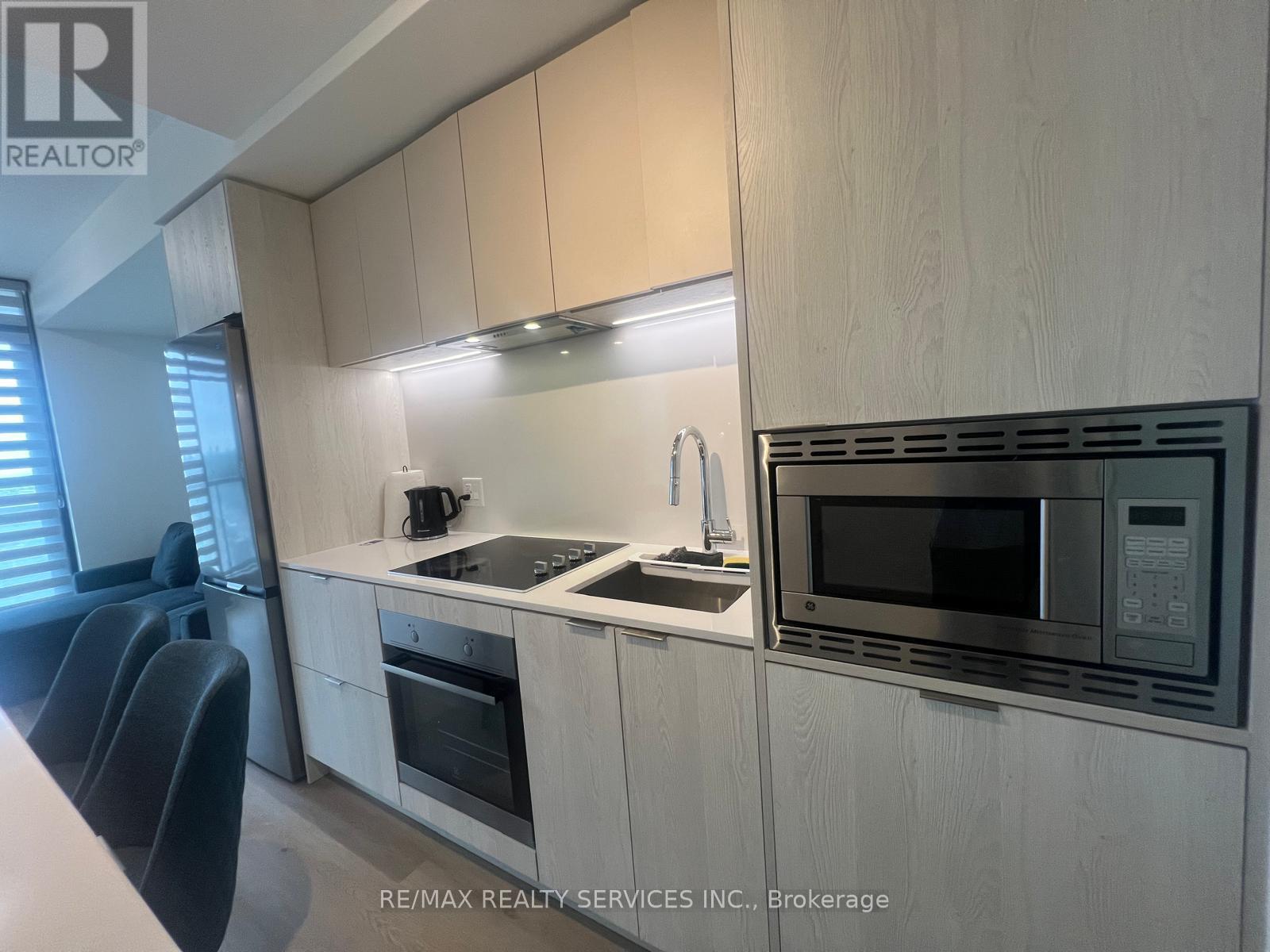 1613 - 86 Dundas Street E, Mississauga, Ontario  L5A 0B1 - Photo 9 - W12570906