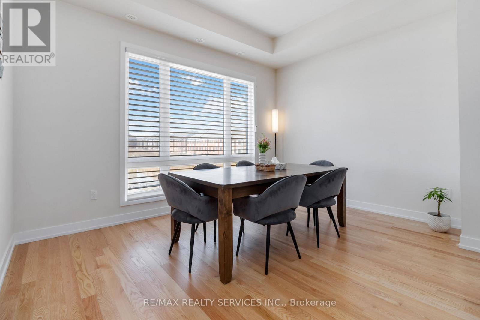 3051 Meadowridge Drive, Oakville, Ontario  L6H 7Z4 - Photo 7 - W12570914