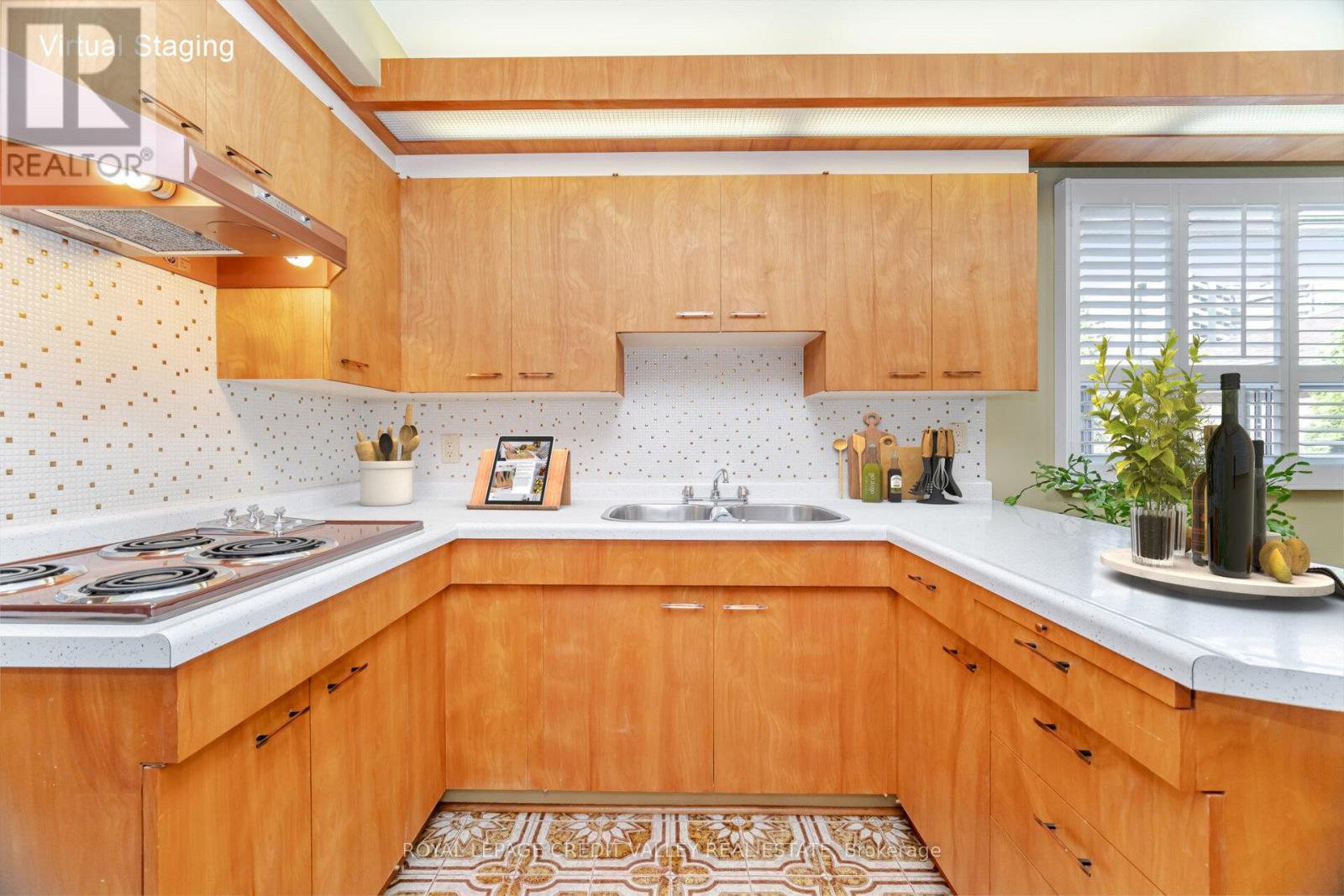 1017 Streamway Crescent, Mississauga, Ontario  L4Y 2P3 - Photo 10 - W12570950