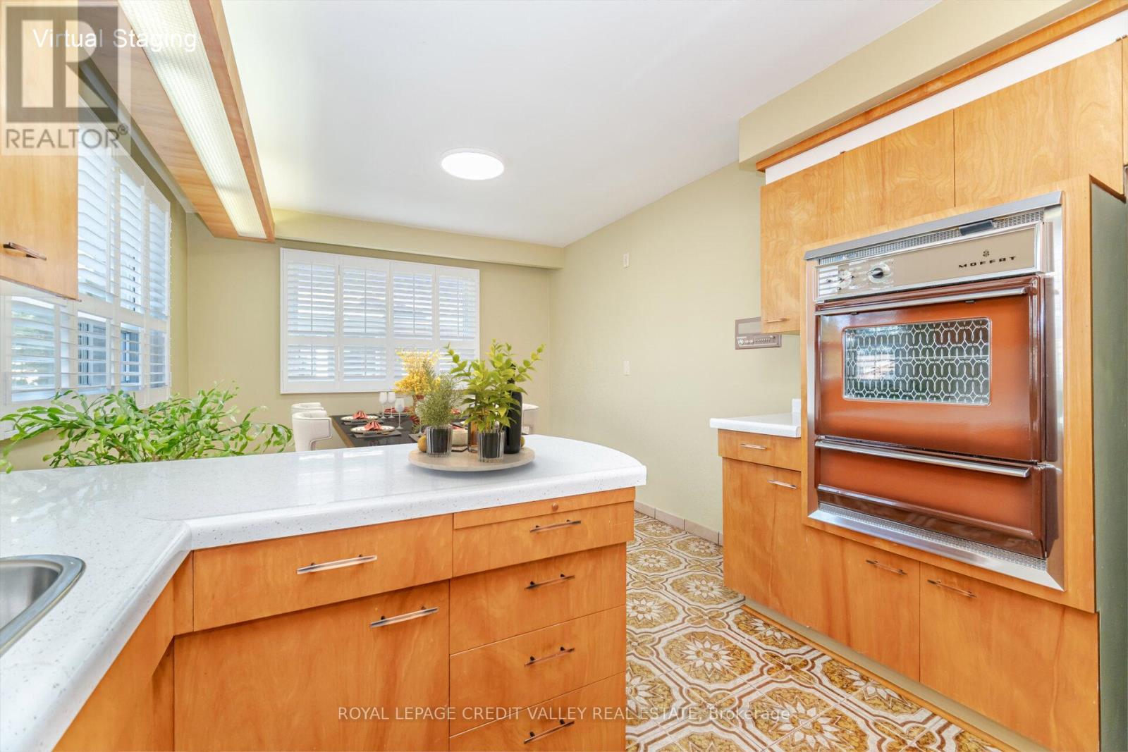 1017 Streamway Crescent, Mississauga, Ontario  L4Y 2P3 - Photo 12 - W12570950