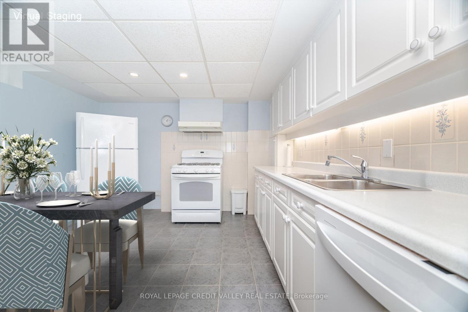 1017 Streamway Crescent, Mississauga, Ontario  L4Y 2P3 - Photo 21 - W12570950