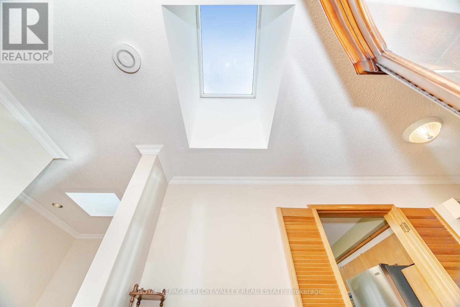 1017 Streamway Crescent, Mississauga, Ontario  L4Y 2P3 - Photo 23 - W12570950