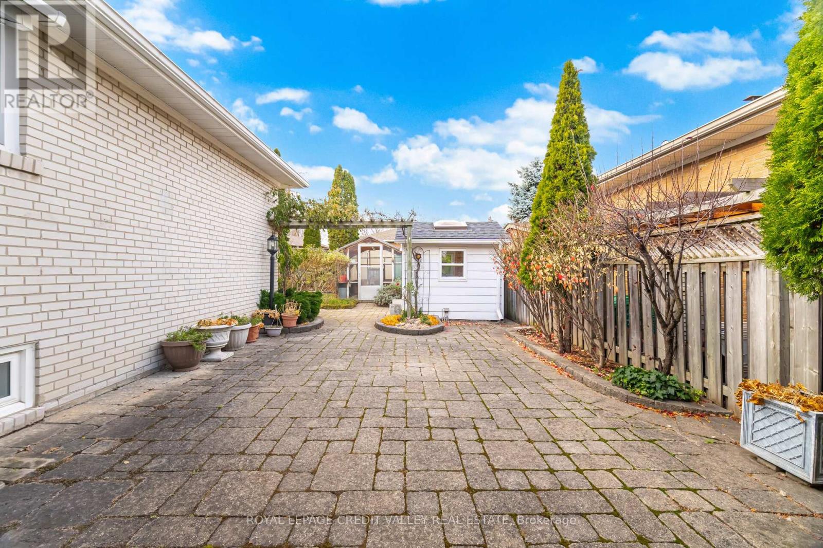 1017 Streamway Crescent, Mississauga, Ontario  L4Y 2P3 - Photo 27 - W12570950