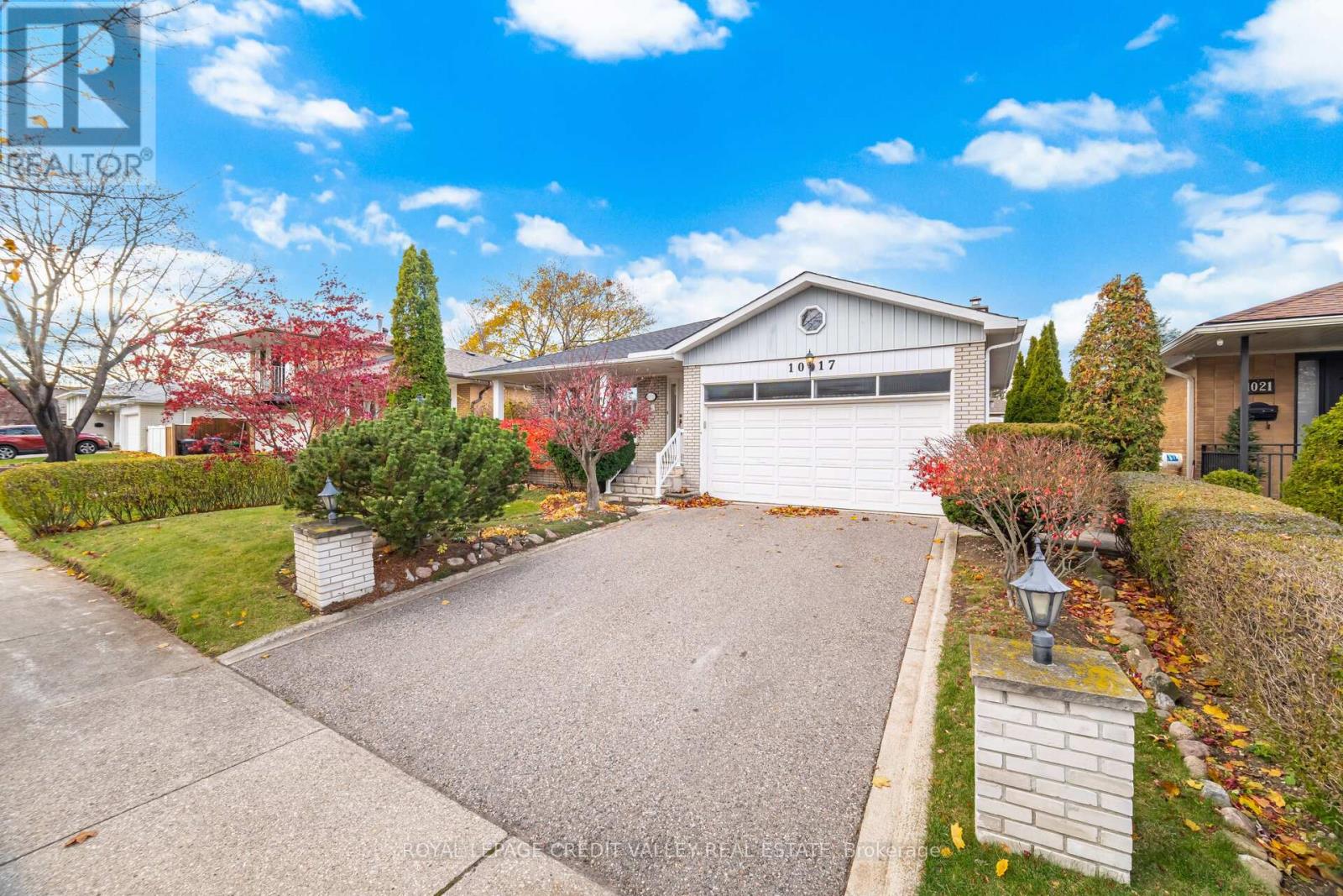 1017 Streamway Crescent, Mississauga, Ontario  L4Y 2P3 - Photo 3 - W12570950