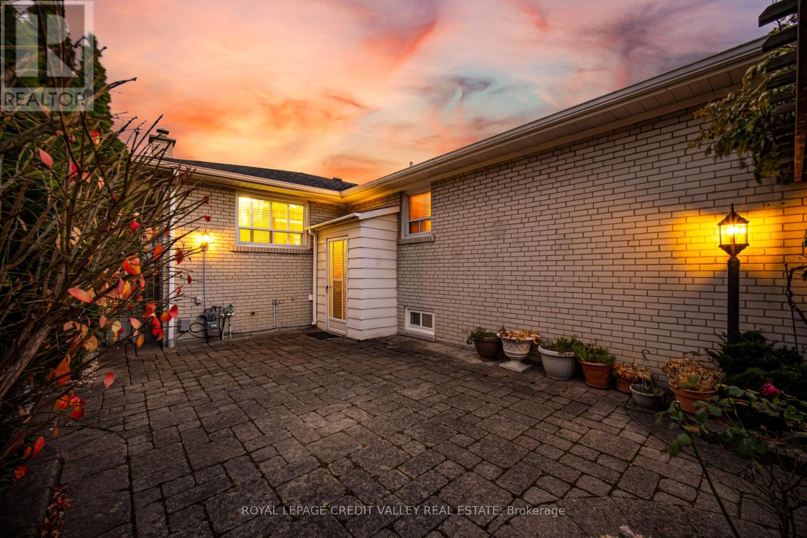 1017 Streamway Crescent, Mississauga, Ontario  L4Y 2P3 - Photo 31 - W12570950