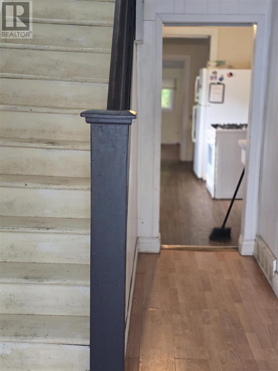 521 Bush St, Sault Ste. Marie, Ontario  P6C 3H8 - Photo 3 - SM252365