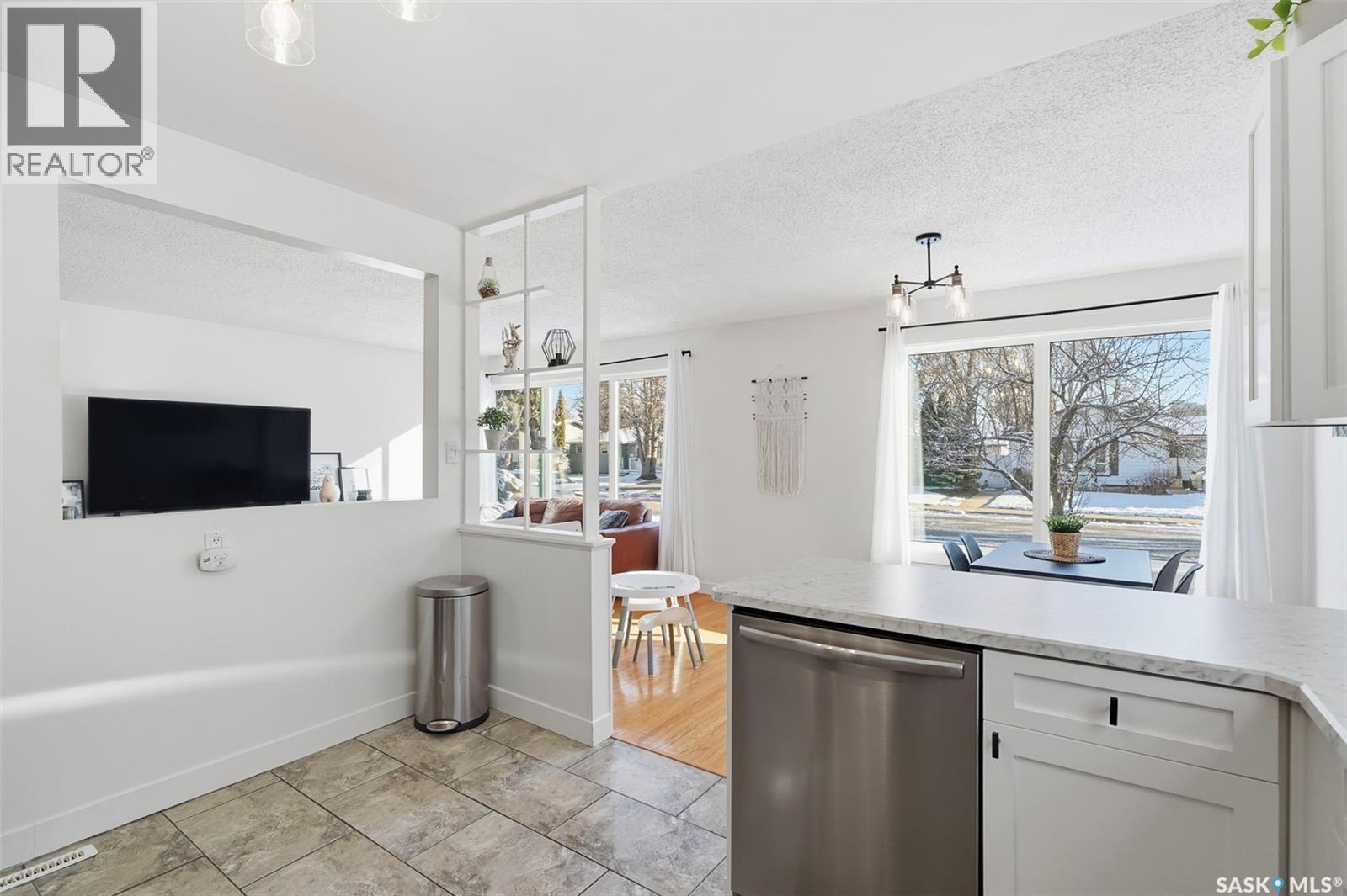 45 Porteous Crescent, Saskatoon, Saskatchewan  S7J 2S7 - Photo 10 - SK024423