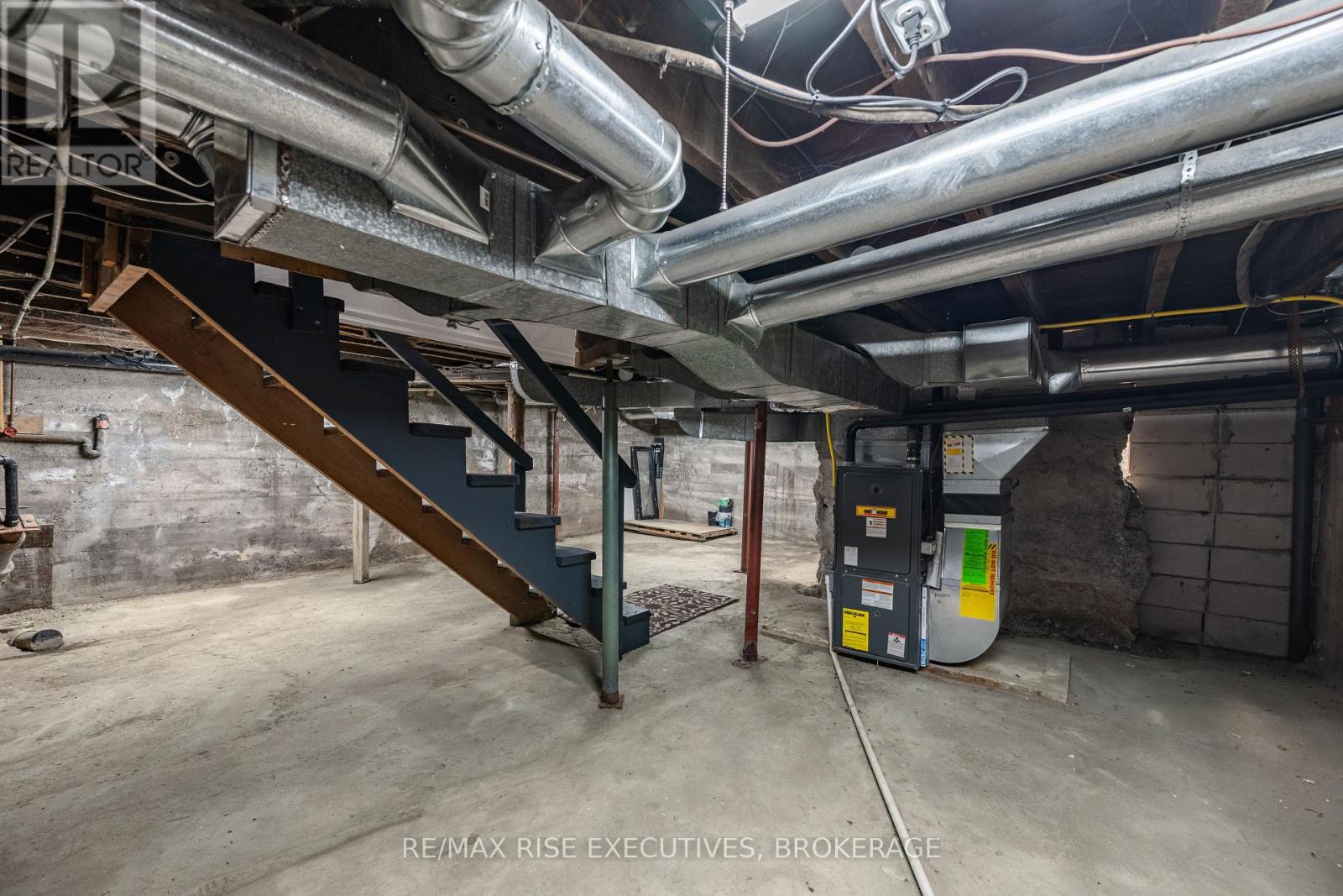 425 King Street W, Gananoque, Ontario  K7G 2G8 - Photo 34 - X12571012