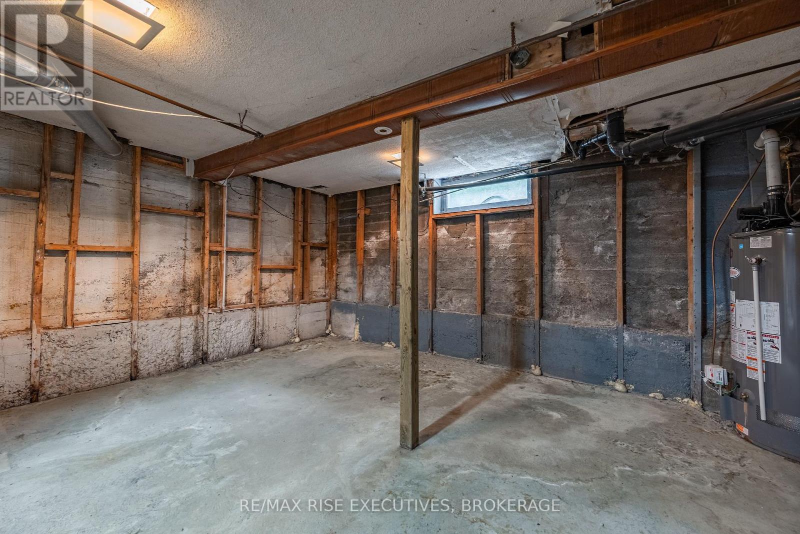 425 King Street W, Gananoque, Ontario  K7G 2G8 - Photo 36 - X12571012